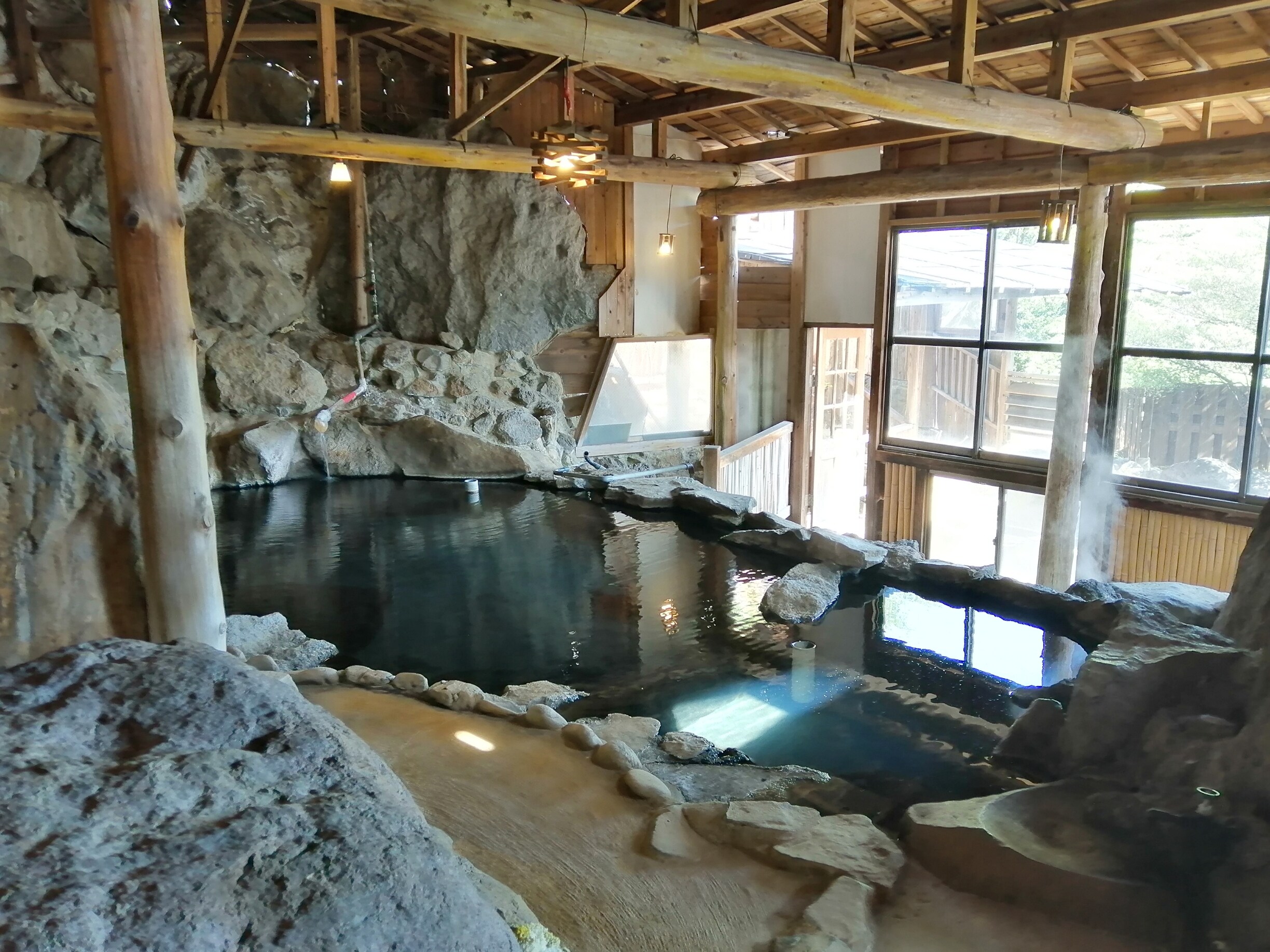 Large public bath, women's bath