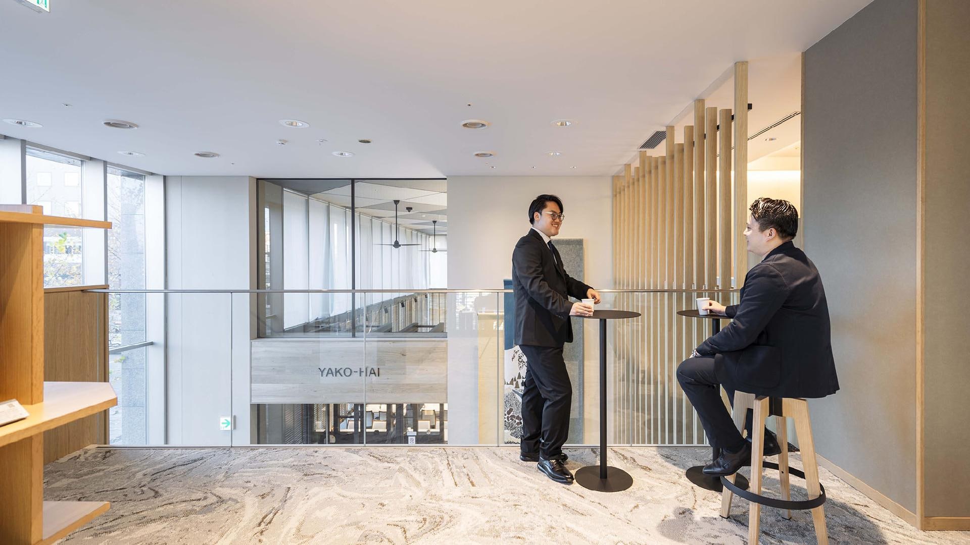 [Lobby Lounge]