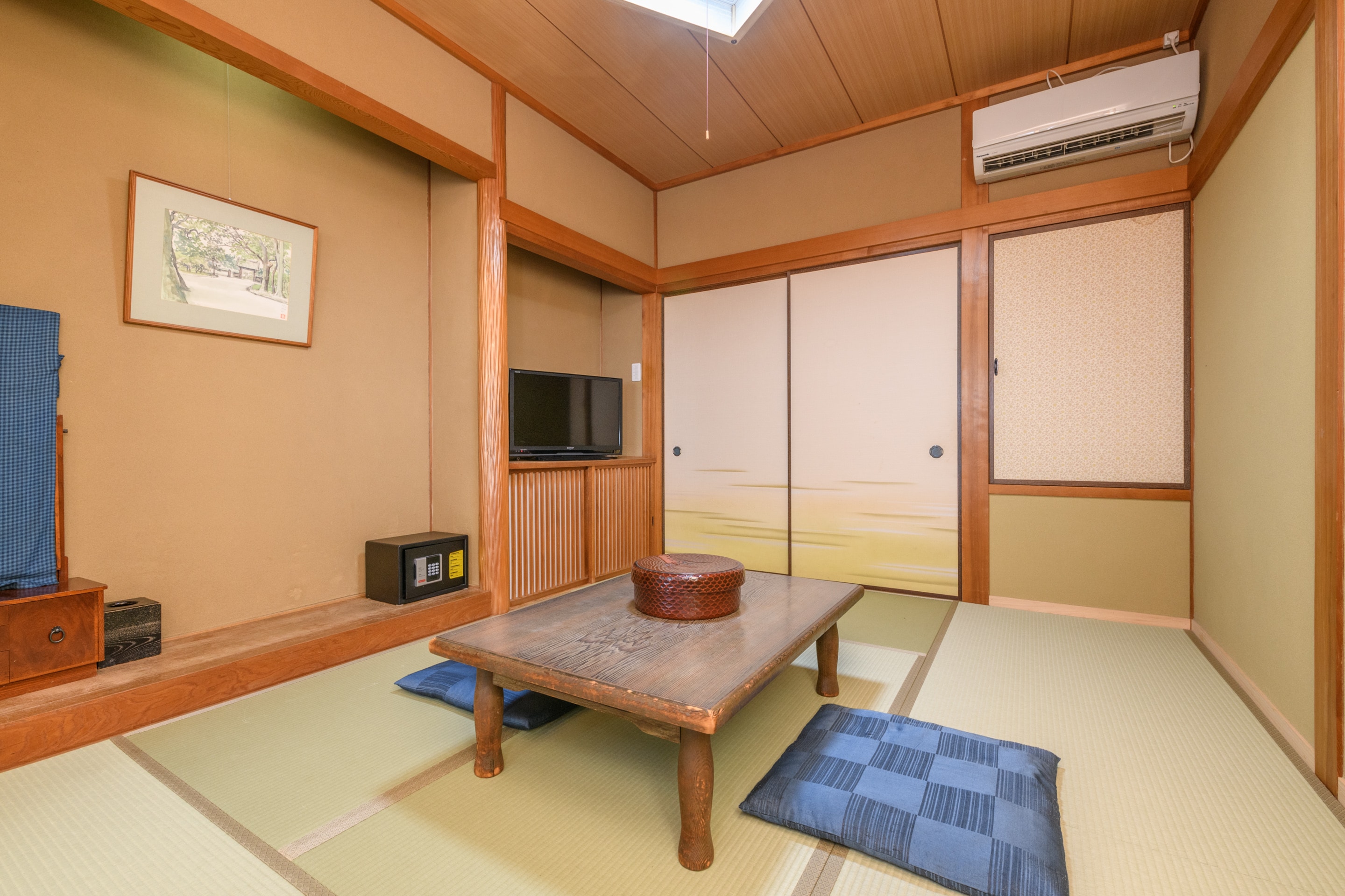 Japanese-style non-smoking double room (example of a room)