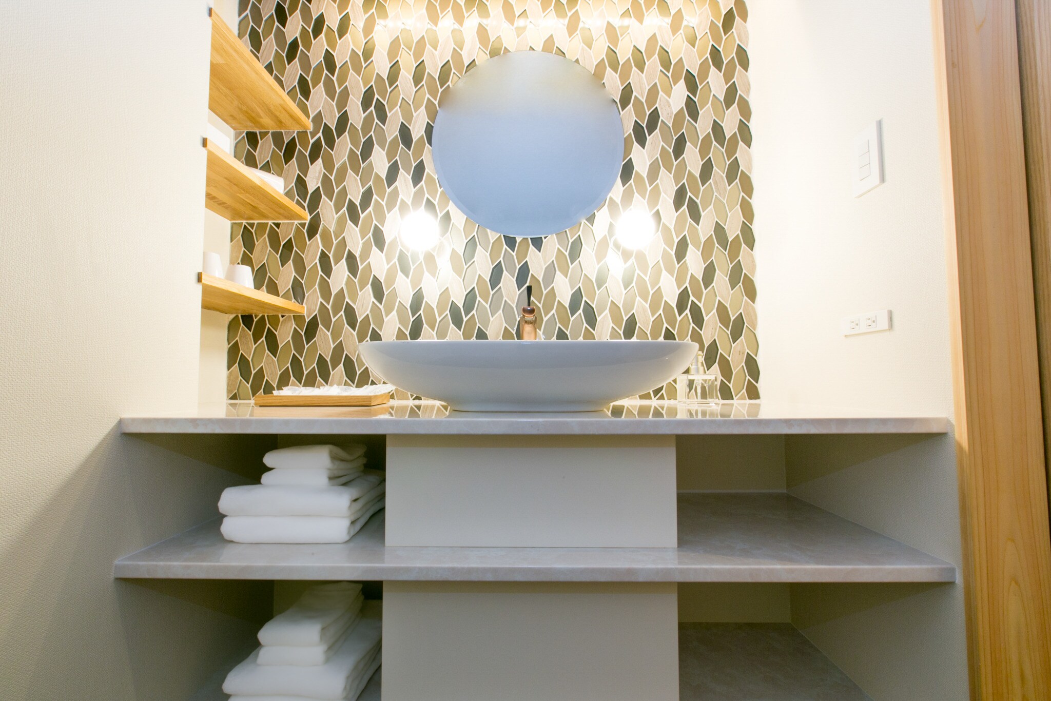 Junior Suite Vanity