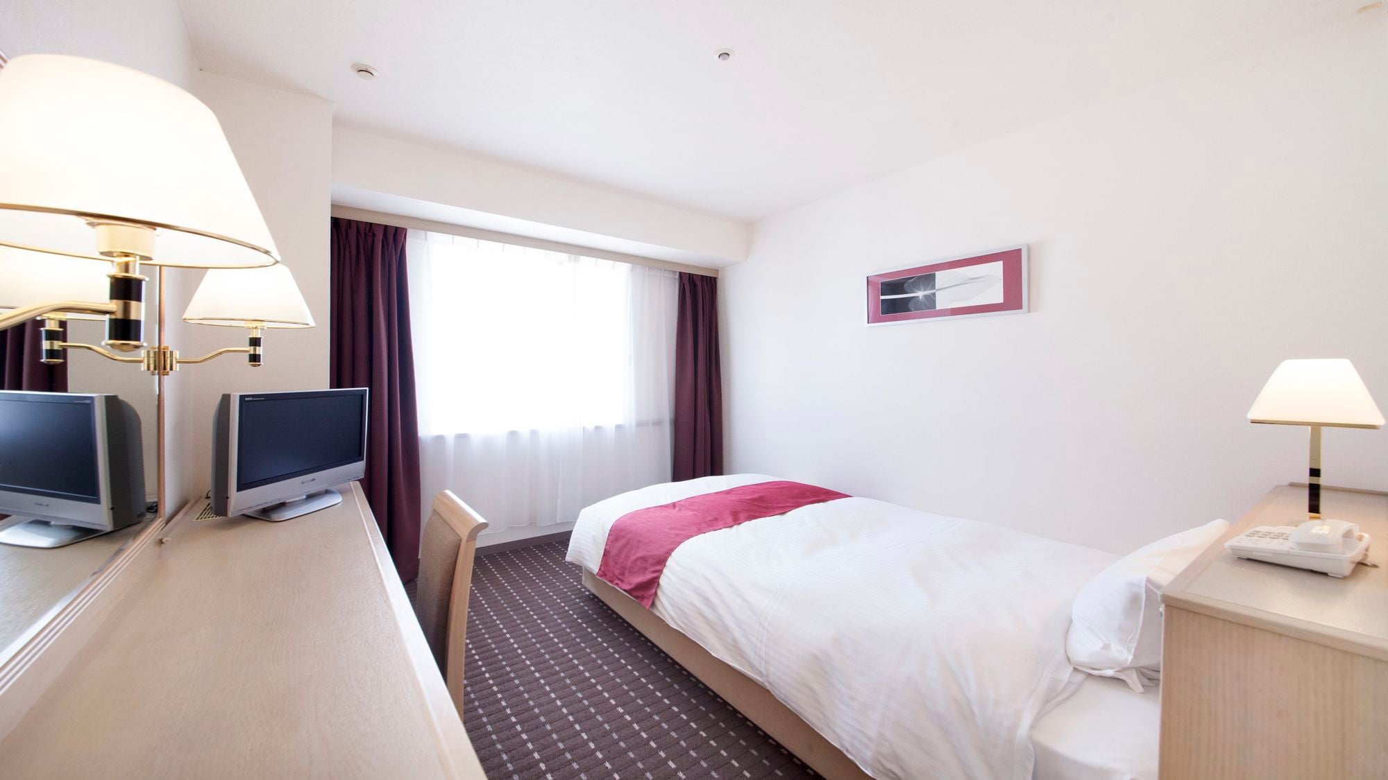 [Standard Semi-Double] You can spend your time comfortably in a room equipped with high-quality amenities.