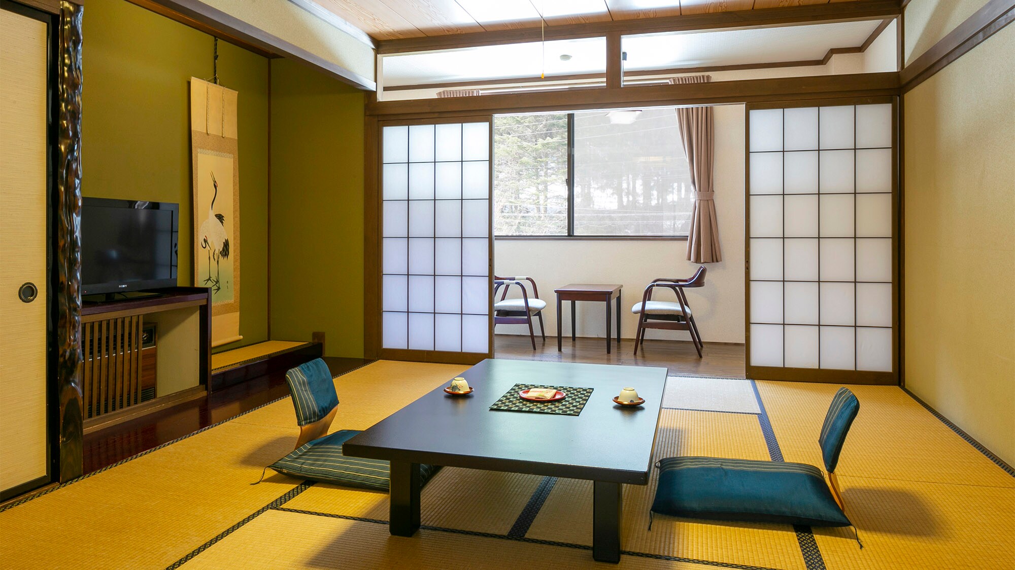 ・ Example of guest room All rooms have wide rims so you can spend a relaxing time while gazing at the outside view.