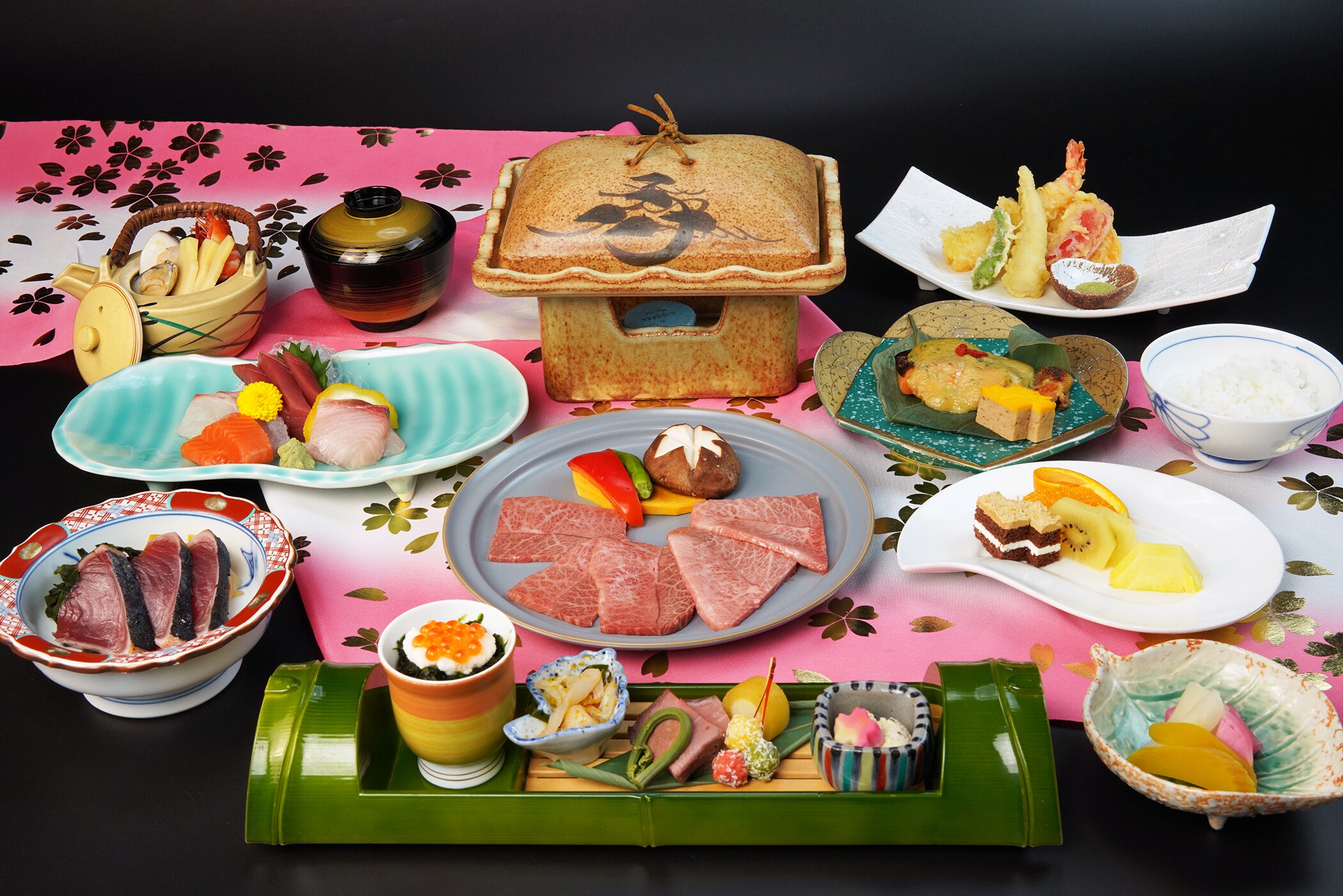 Kế hoạch tiệc mùa xuân đĩa gốm thịt bò Matsusaka