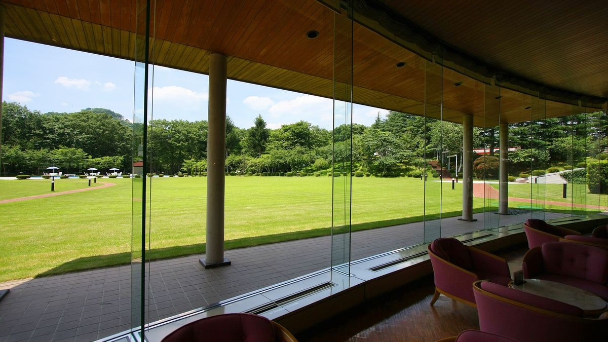 View of the courtyard from the lobby lounge
