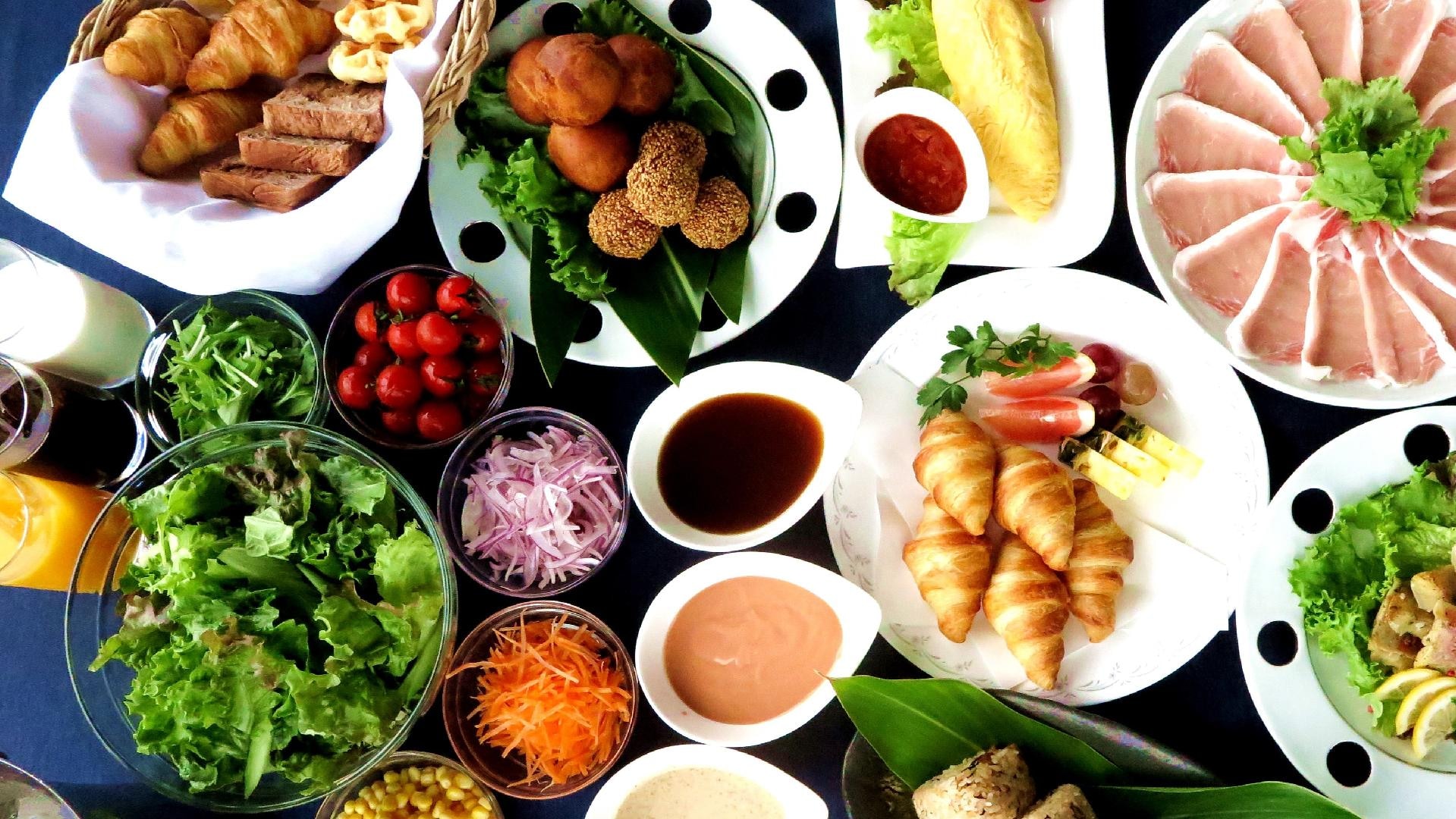 Breakfast buffet (image)