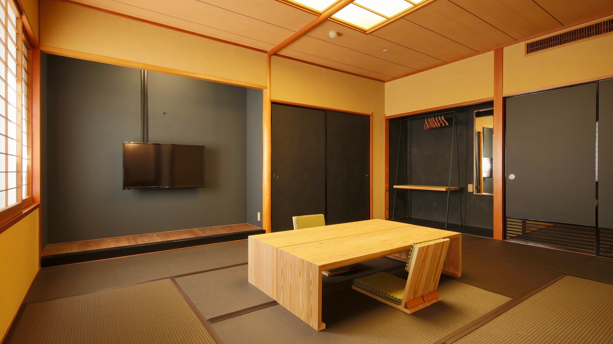 [Non-smoking] Main building/Modern Japanese-Western room