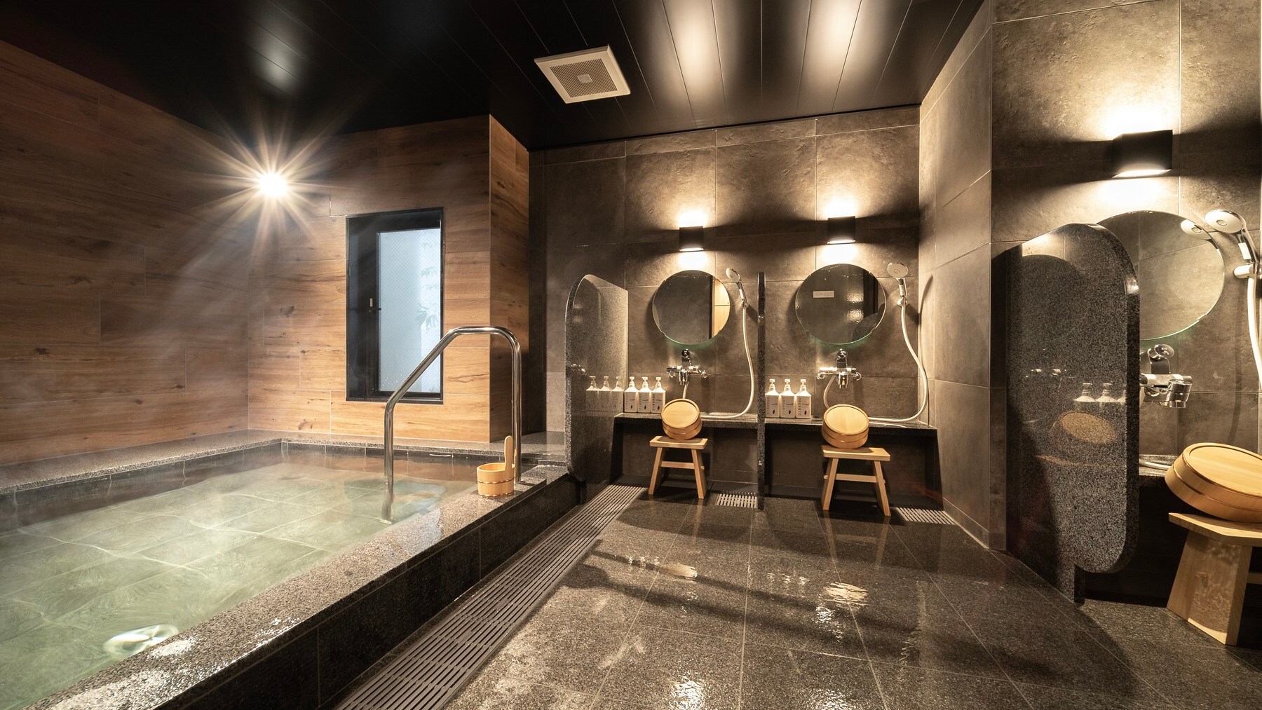 Please bring a towel from your room with you when you take a bath.