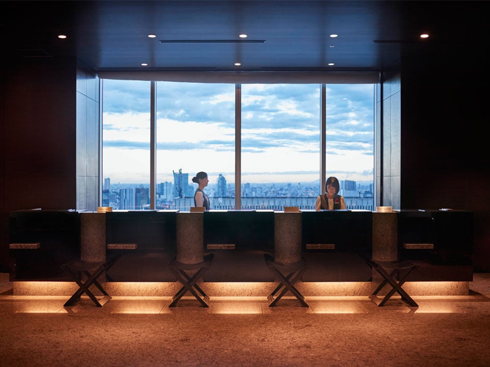 Directly connected to "JR Tokyo Station". Great location for leisure and business.