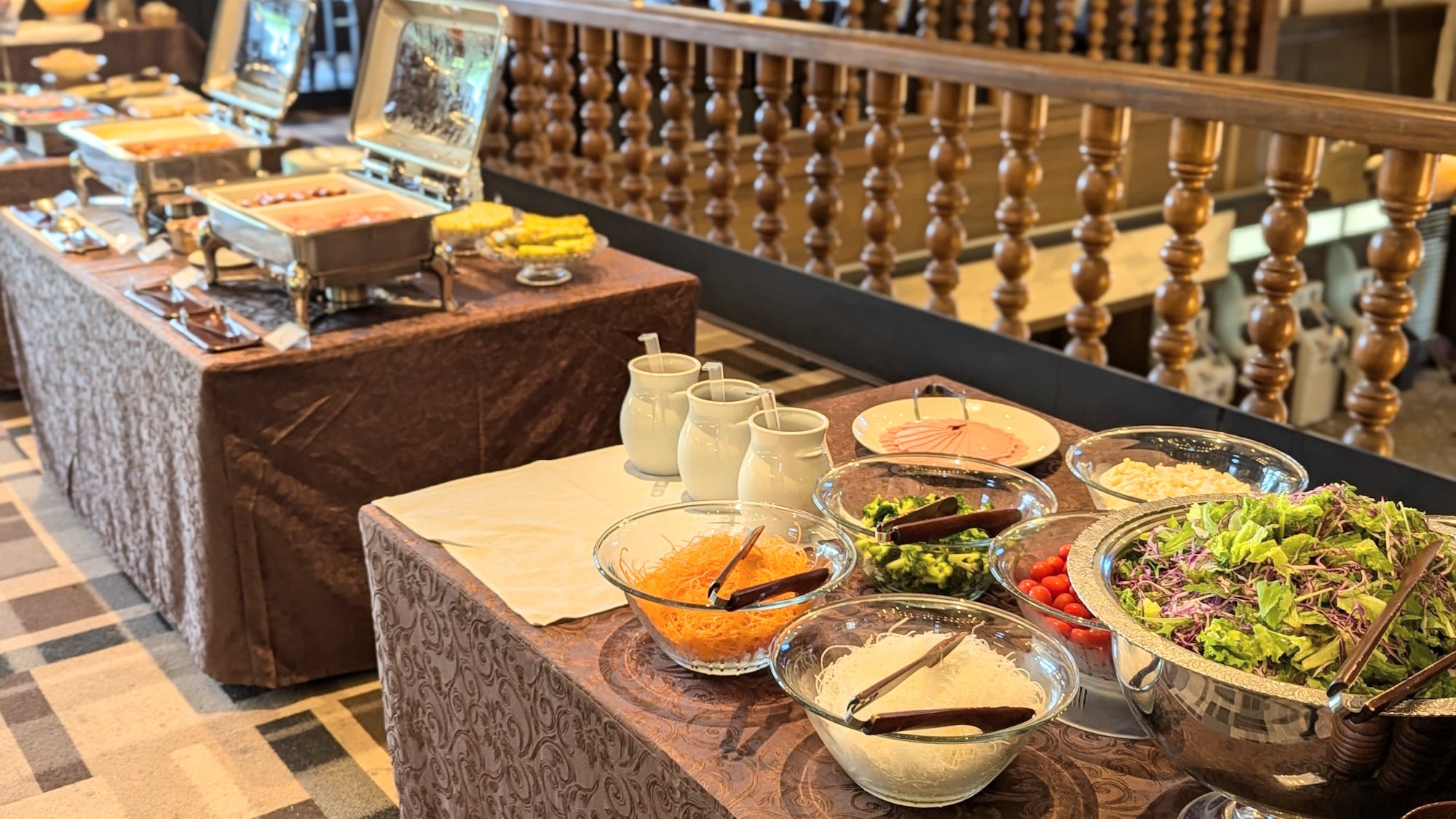 A breakfast buffet with a selection of Japanese and Western dishes *One example. A set menu may also be offered.