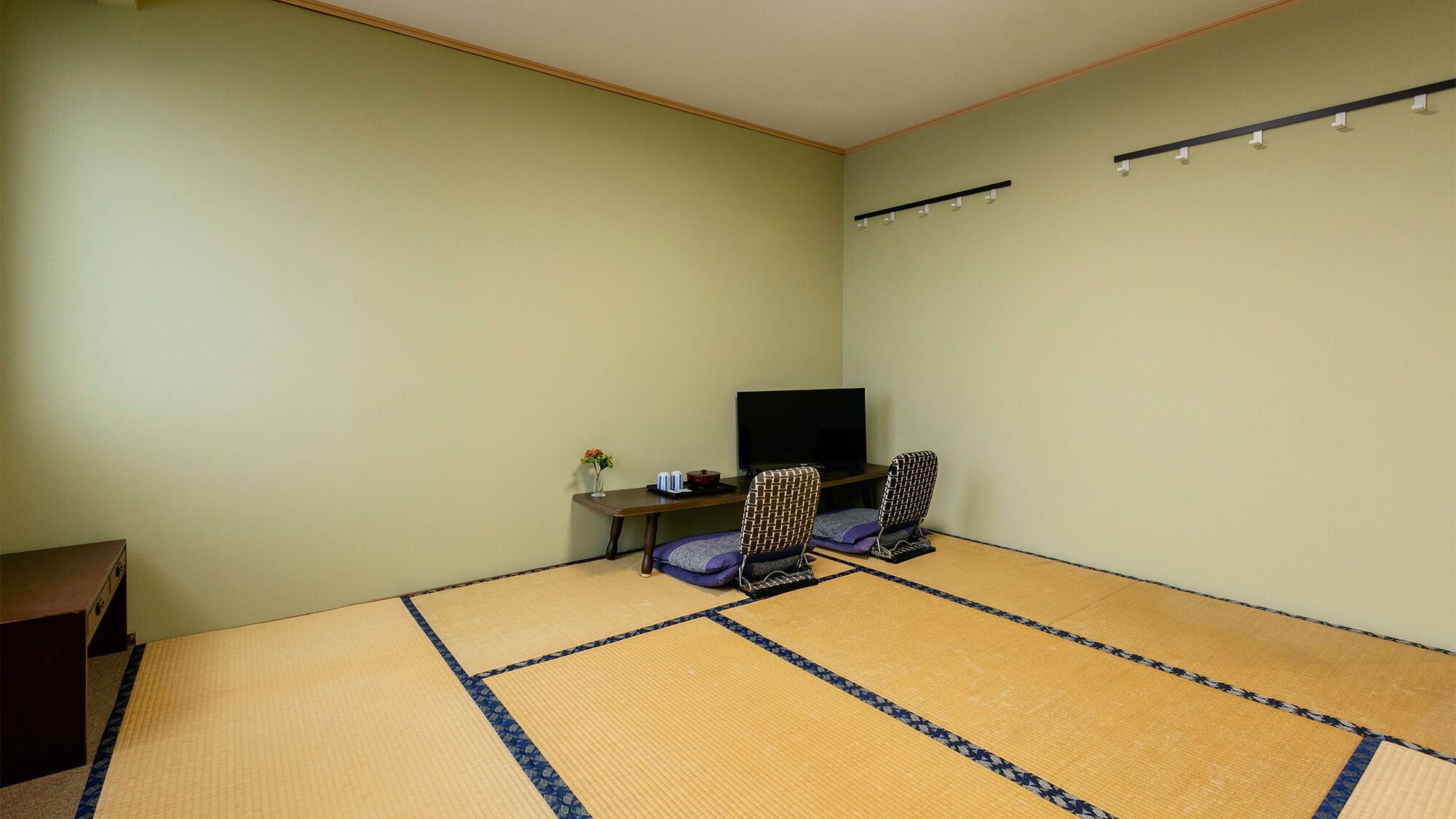 ■本館/6榻榻米日式房間【舒適的浴室/共用廁所】■適合商務或獨自旅行！赤腳放鬆的空間。
