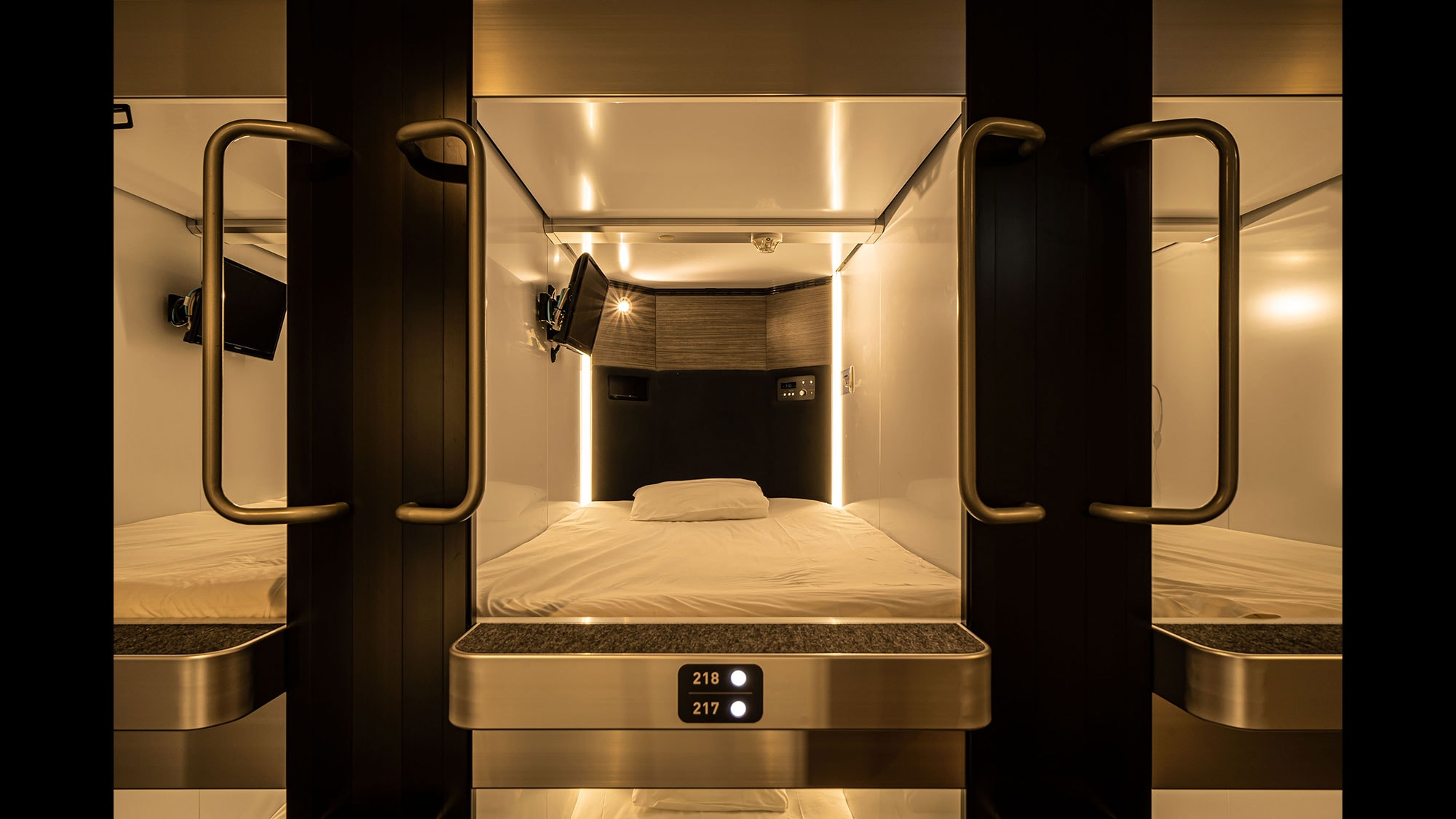 Capsule Room