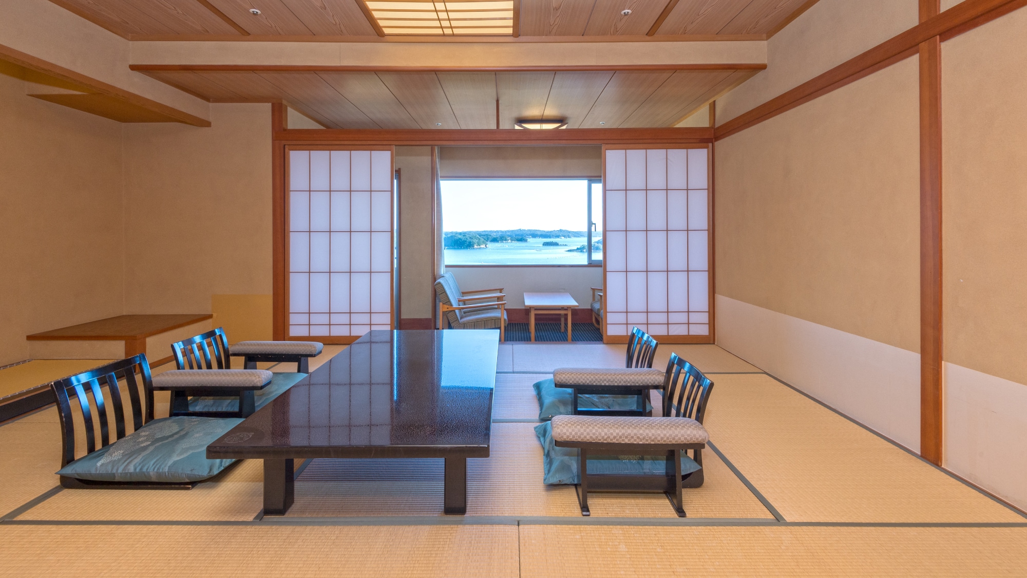 □Ví dụ về phòng khách ở tầng 4 và tầng 5 của Tòa nhà Kayo