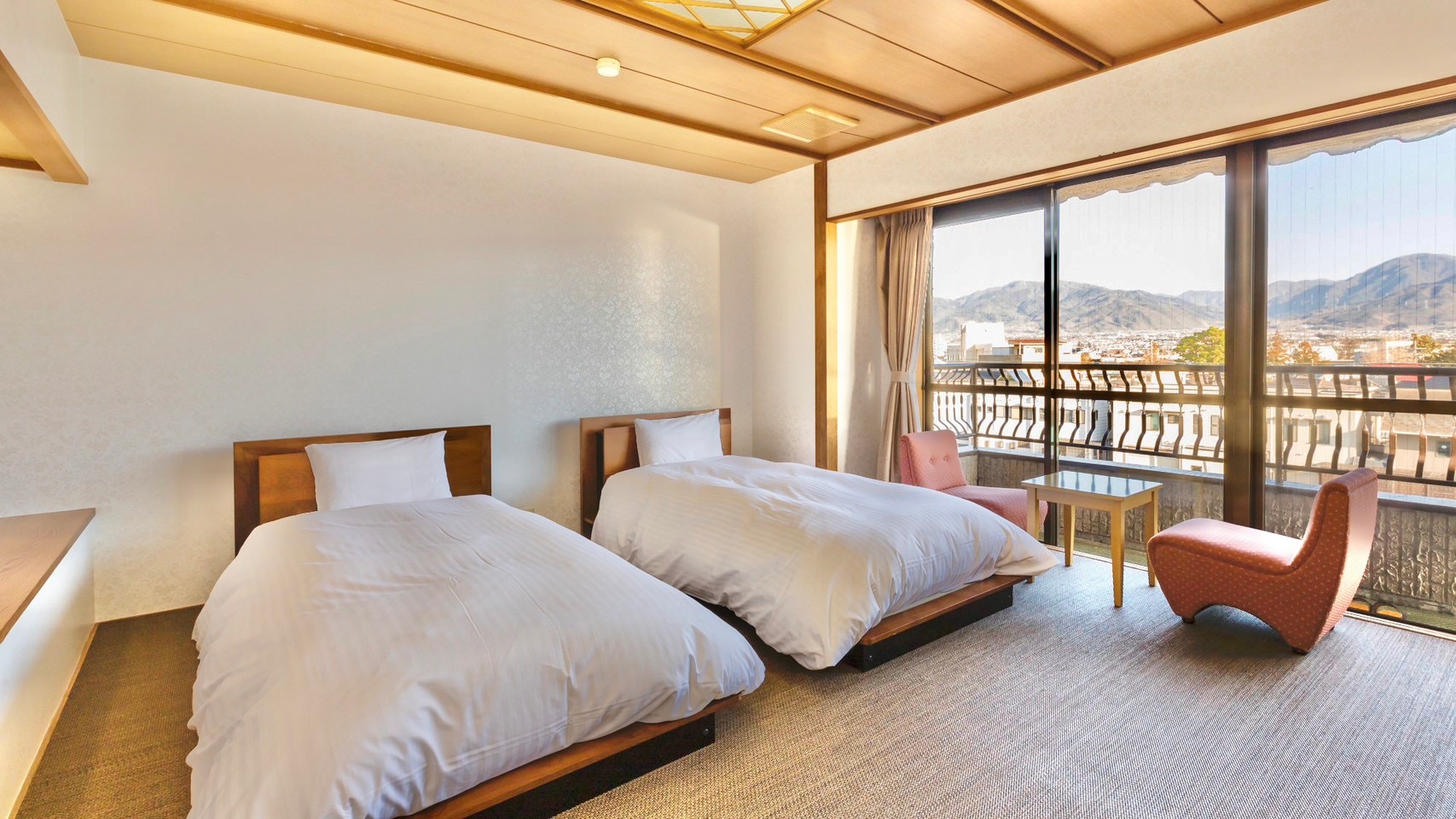 [Standard *Bed] A room with two single beds.