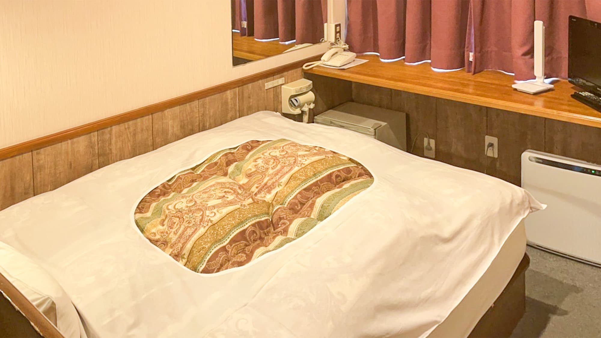 ・Double room example: One double bed. Enjoy a relaxing sleep.