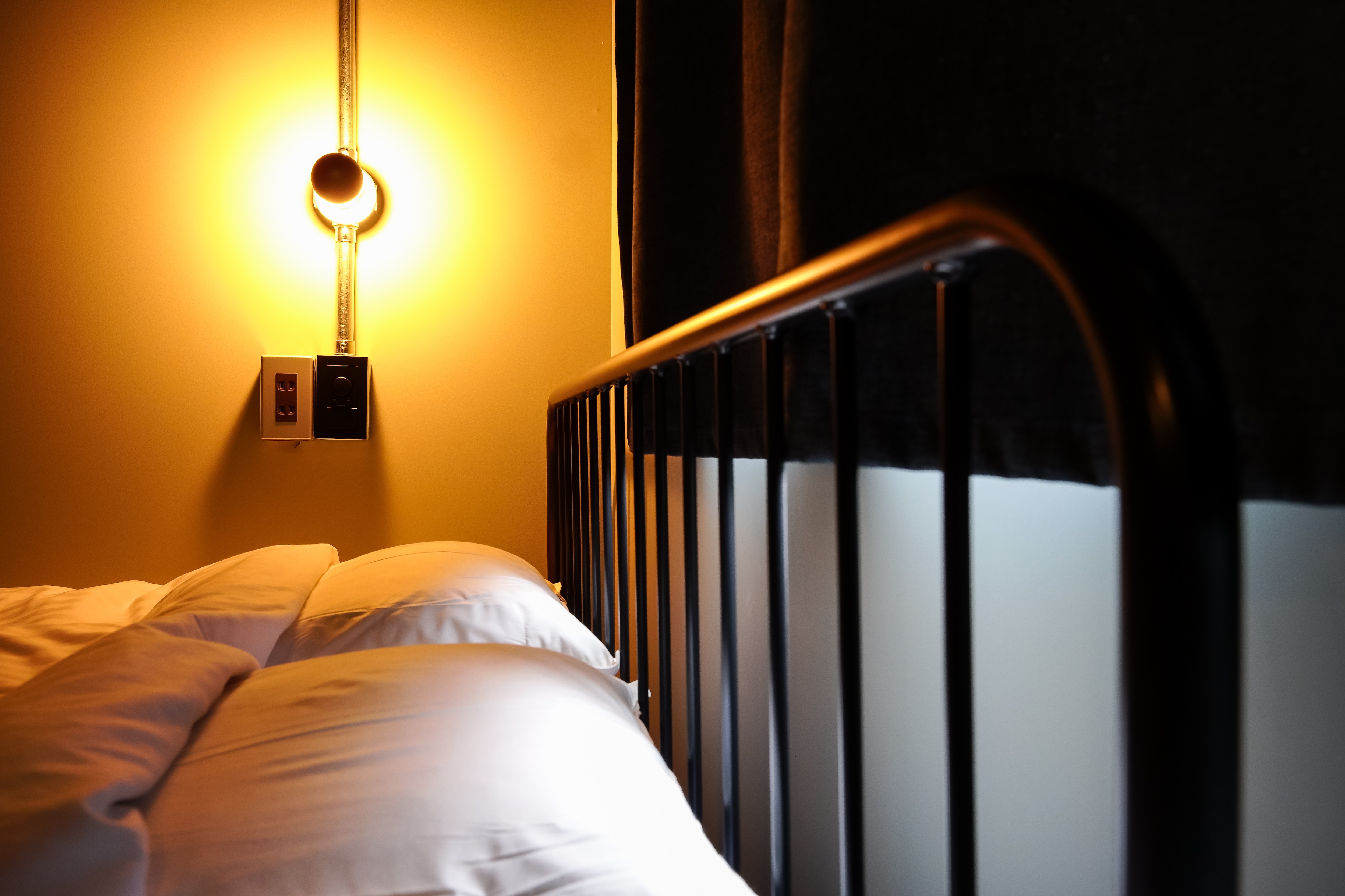 Oshio Bedside