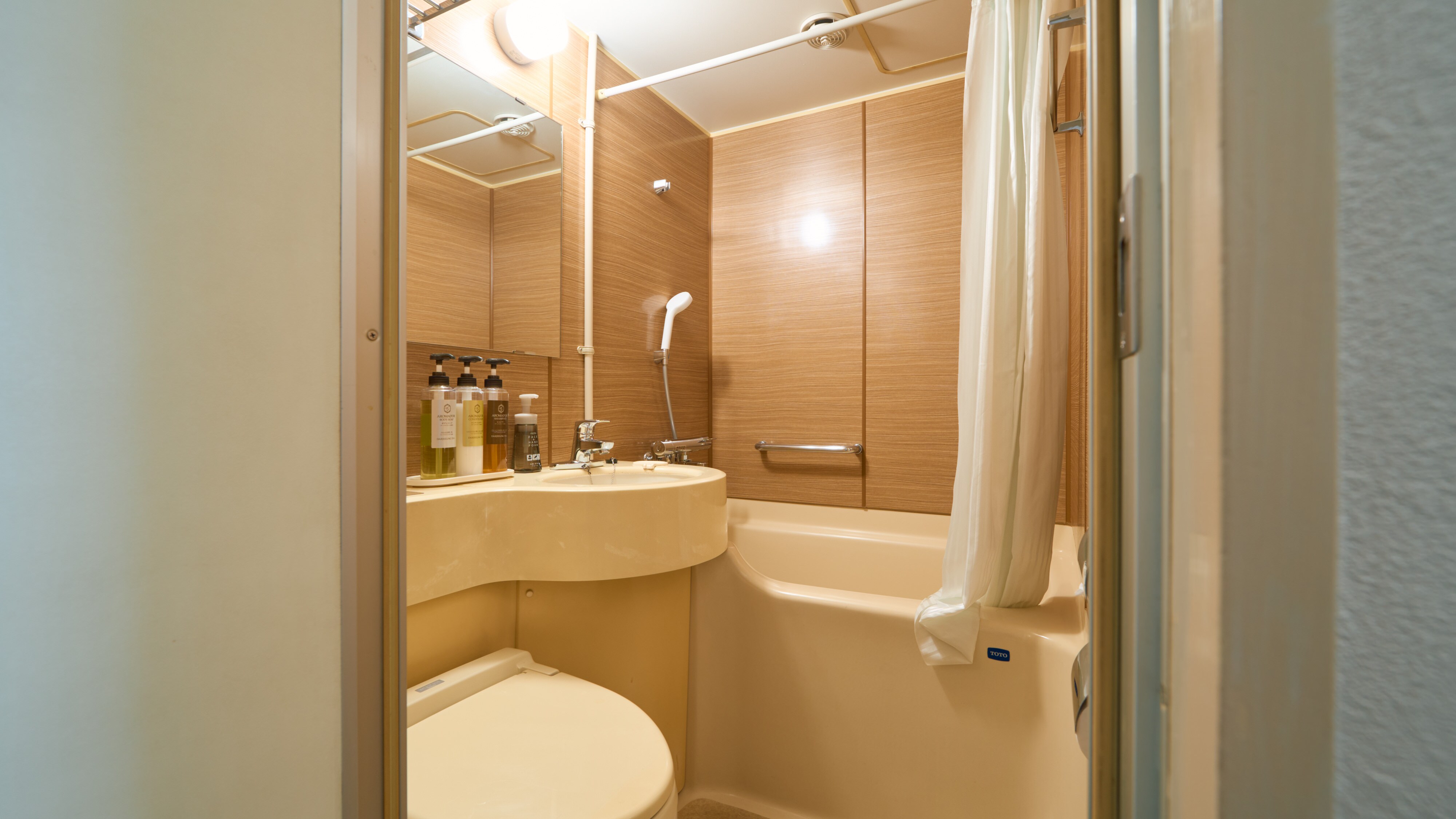 Kamar kembar baru (direnovasi)