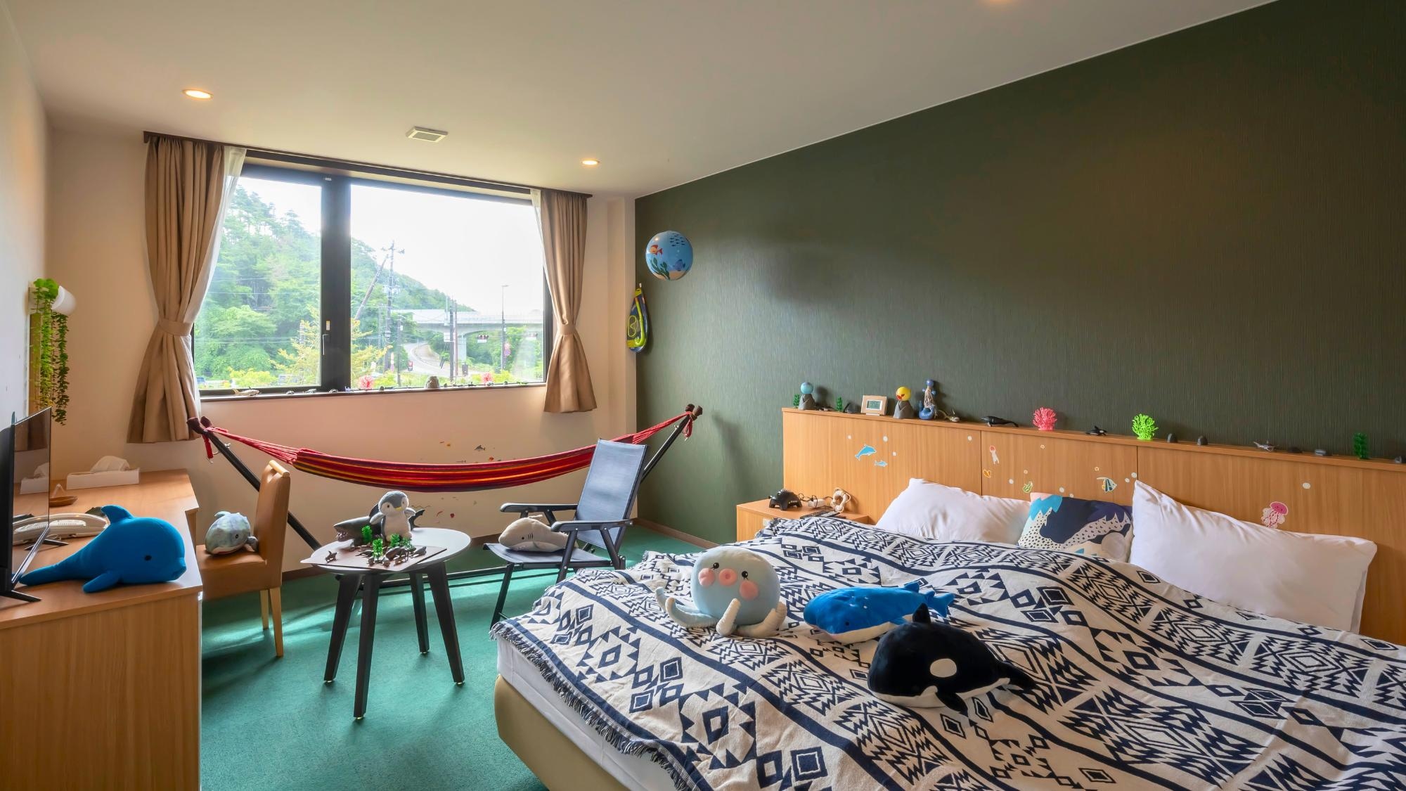There are many sea creatures that are soothing to see and touch. The concept room "Creature Room" is enjoyable for both children and adults.
