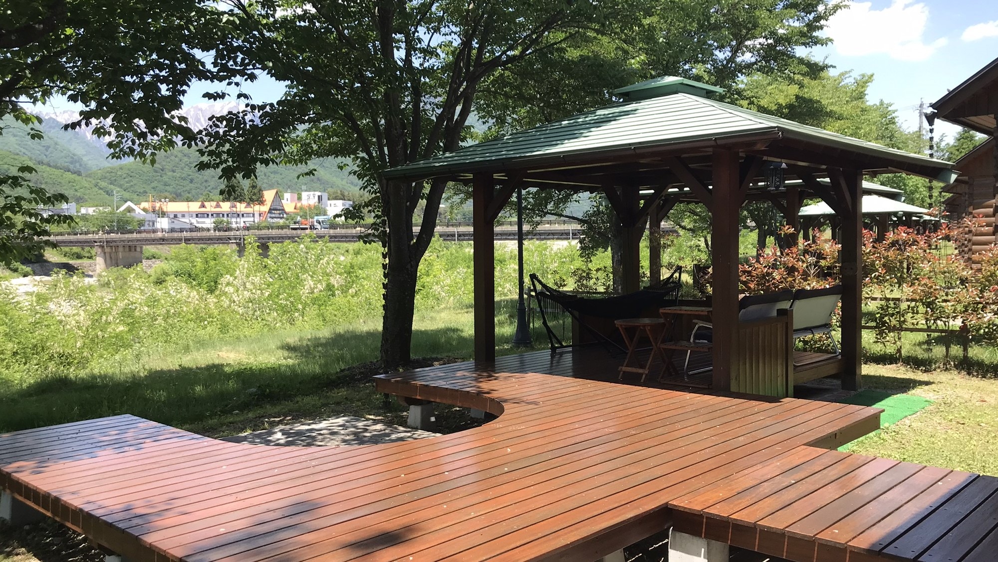 【特別濱江小屋】特別建築甲板