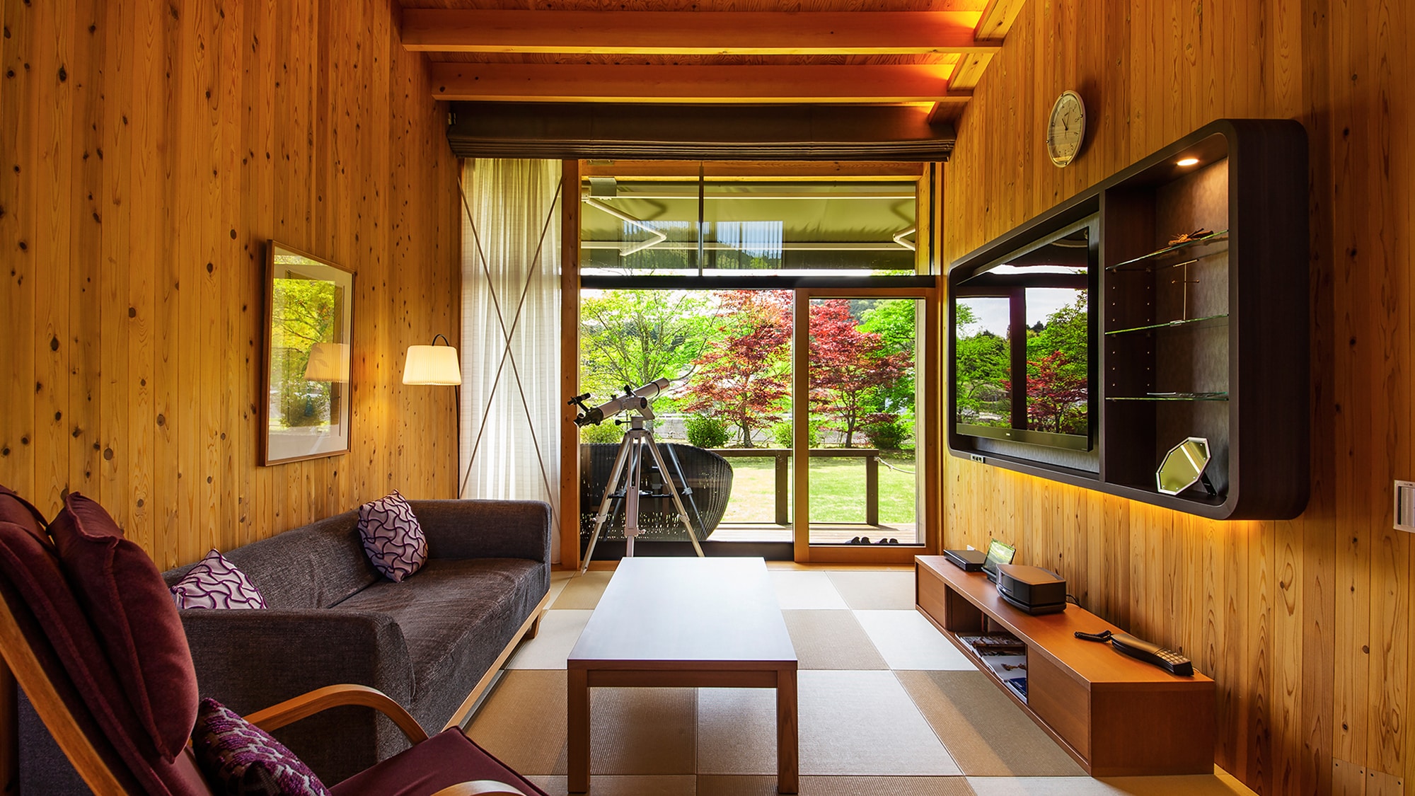 ■ห้องสวีท - ห้องนั่งเล่นสไตล์ญี่ปุ่น■ผู้ชนะรางวัล Good Design Award ปี 2015 เพลิดเพลินไปกับ “การออกแบบพื้นที่แบบผสมผสานระหว่างญี่ปุ่นและตะวันตก”