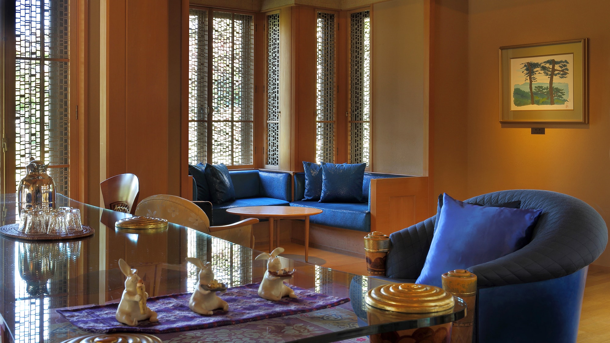 [Salon Kura] Enjoy a time for adults in a classical space.
