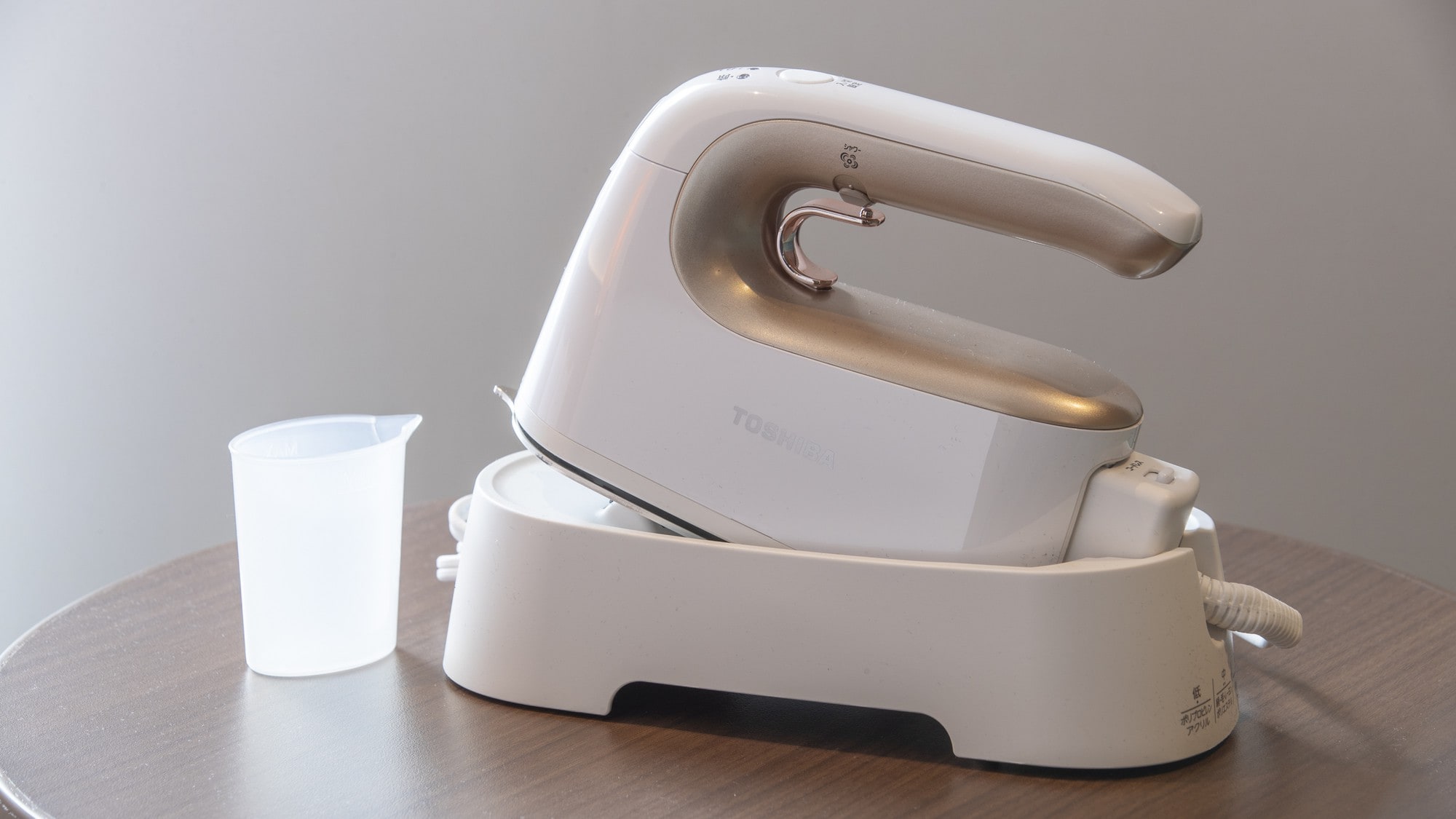 Clothes steamer (superior double) that is convenient if you can smooth out wrinkles that you are worried about while traveling