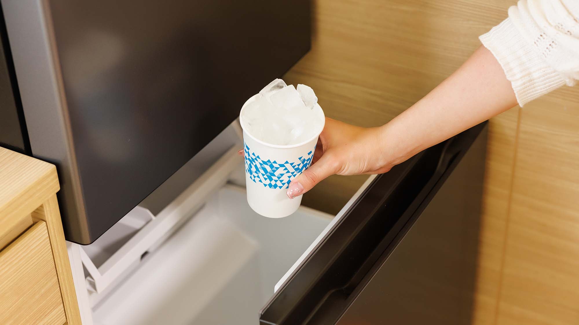 [Equipment] Refrigerator/freezer