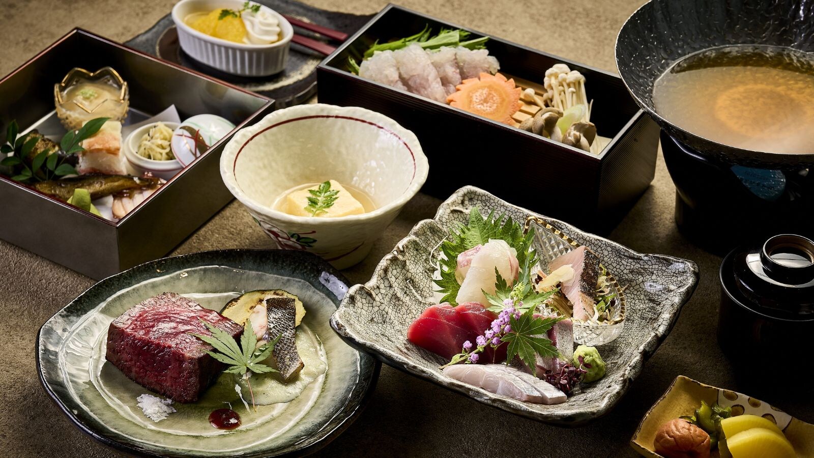 Basic course of five kinds of sashimi and Kumano beef