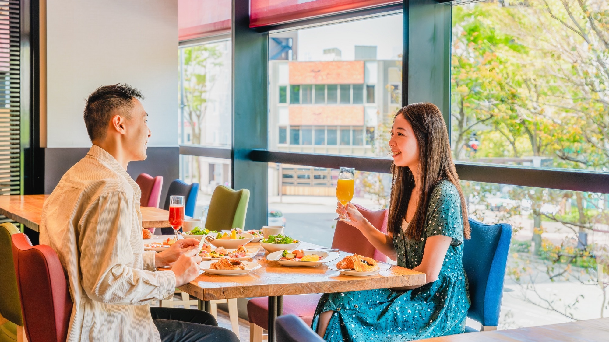 Japanese and Western breakfast buffet (image)
