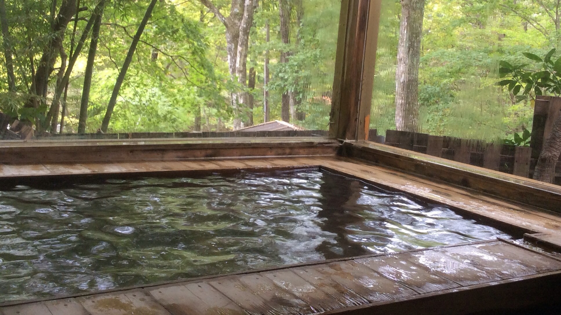 Hinoki bath (outdoor bath)