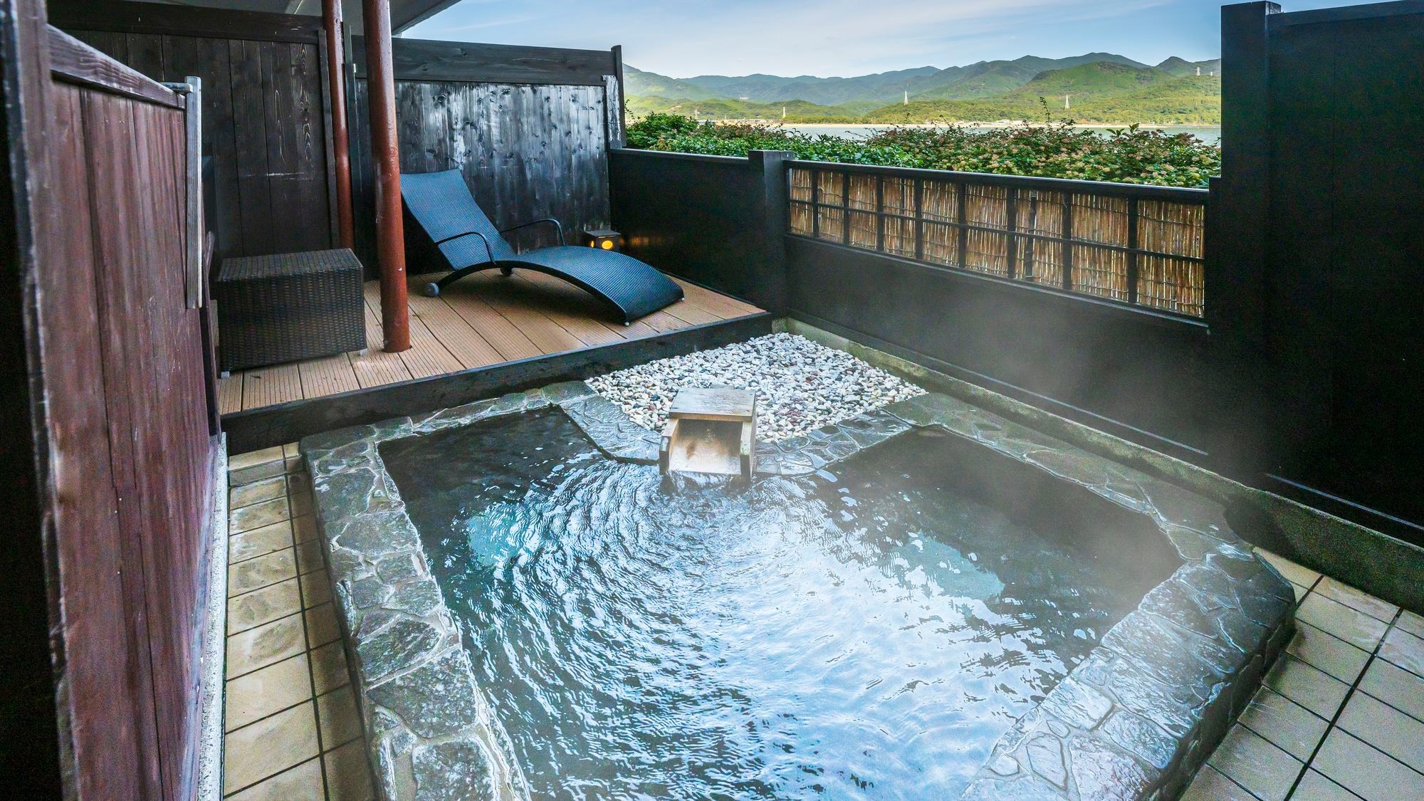 Japanese-style room with 10 tatami mats and an open-air bath (ocean view) *The bath in the room is also supplied with hot spring water.