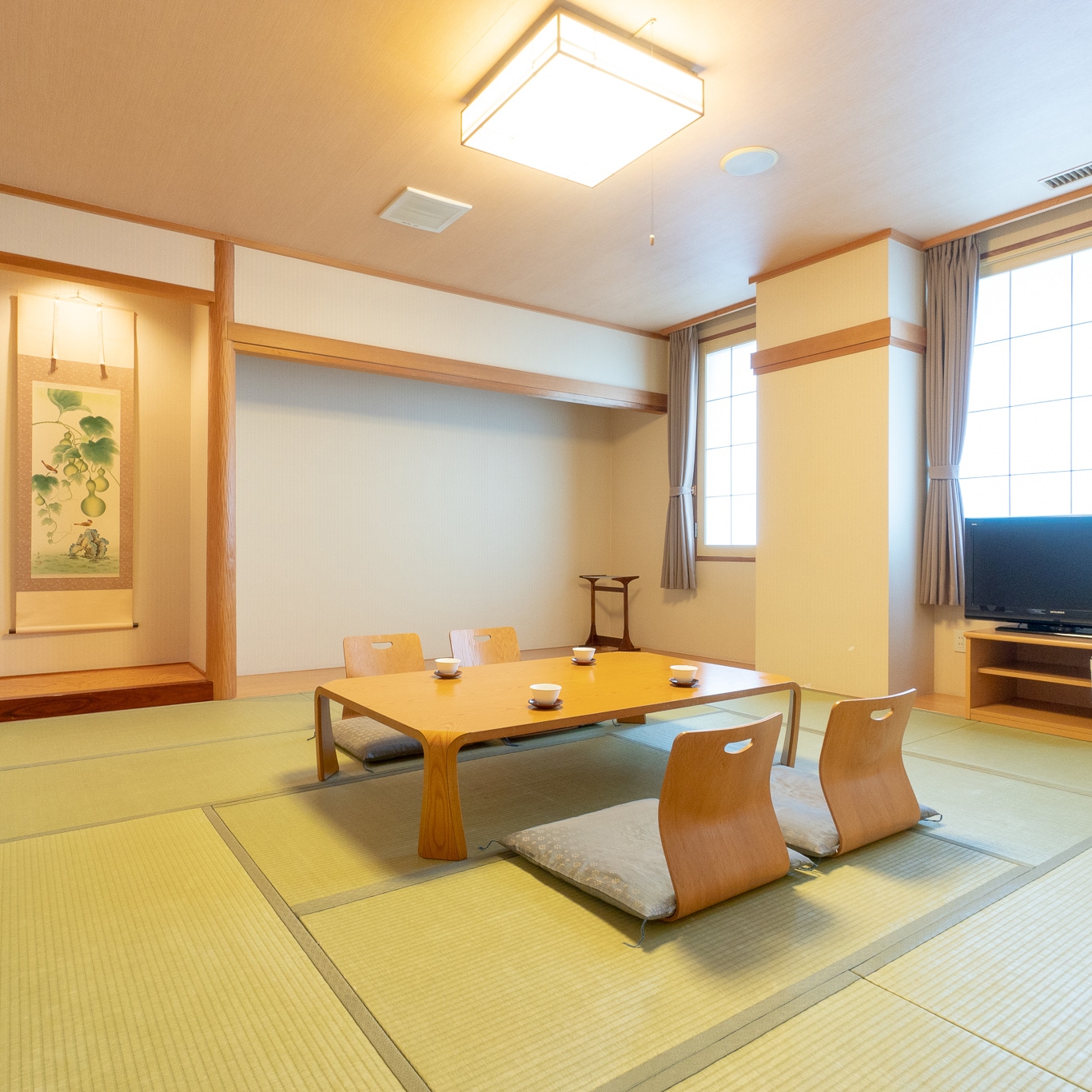 [Japanese-style room]