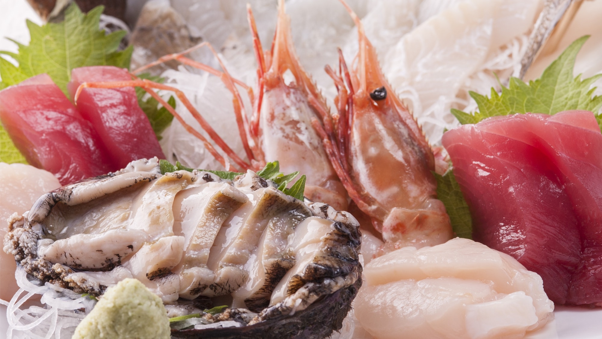 Assorted sashimi