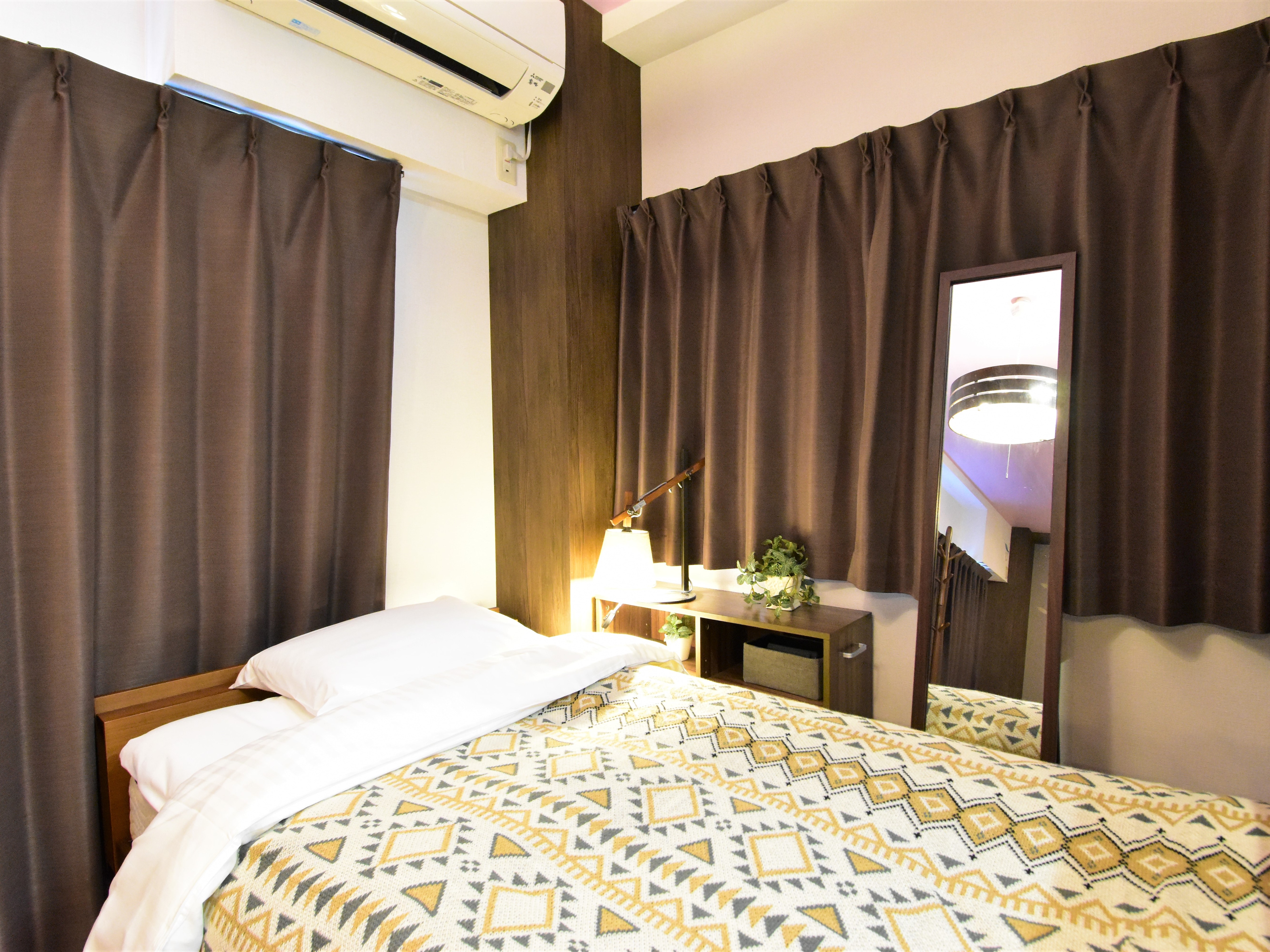 Room 402