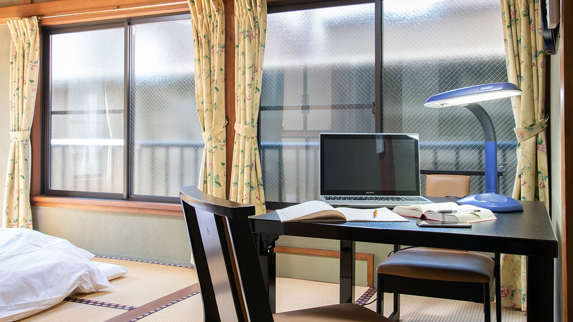 * ห้องสไตล์ญี่ปุ่น 7.5 เสื่อทาทามิ / ห้องมาตรฐานของเรา ห้องสไตล์ญี่ปุ่น 2 ห้องติดต่อกัน