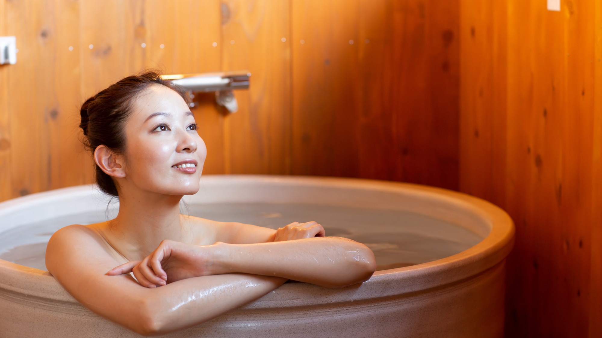 [Superior cottage with open-air bath] Open-air bath - up to 6 people
