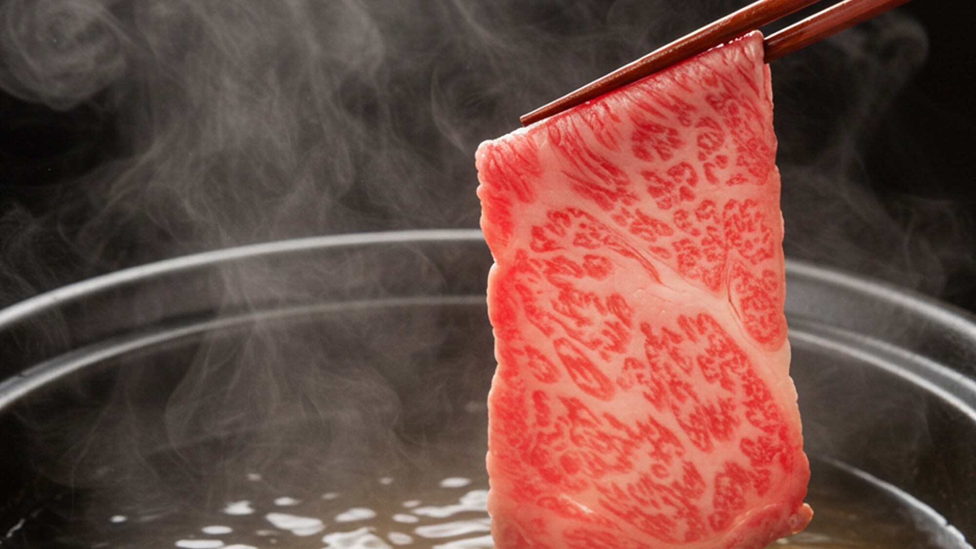 [Special Shabu-Shabu Kaiseki] The main course is made with carefully selected A5-rank Kumano beef that meets strict standards.