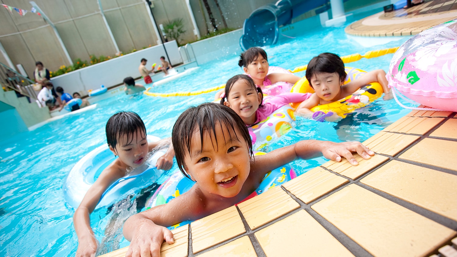 Outdoor pool & waterslide (summer only)
