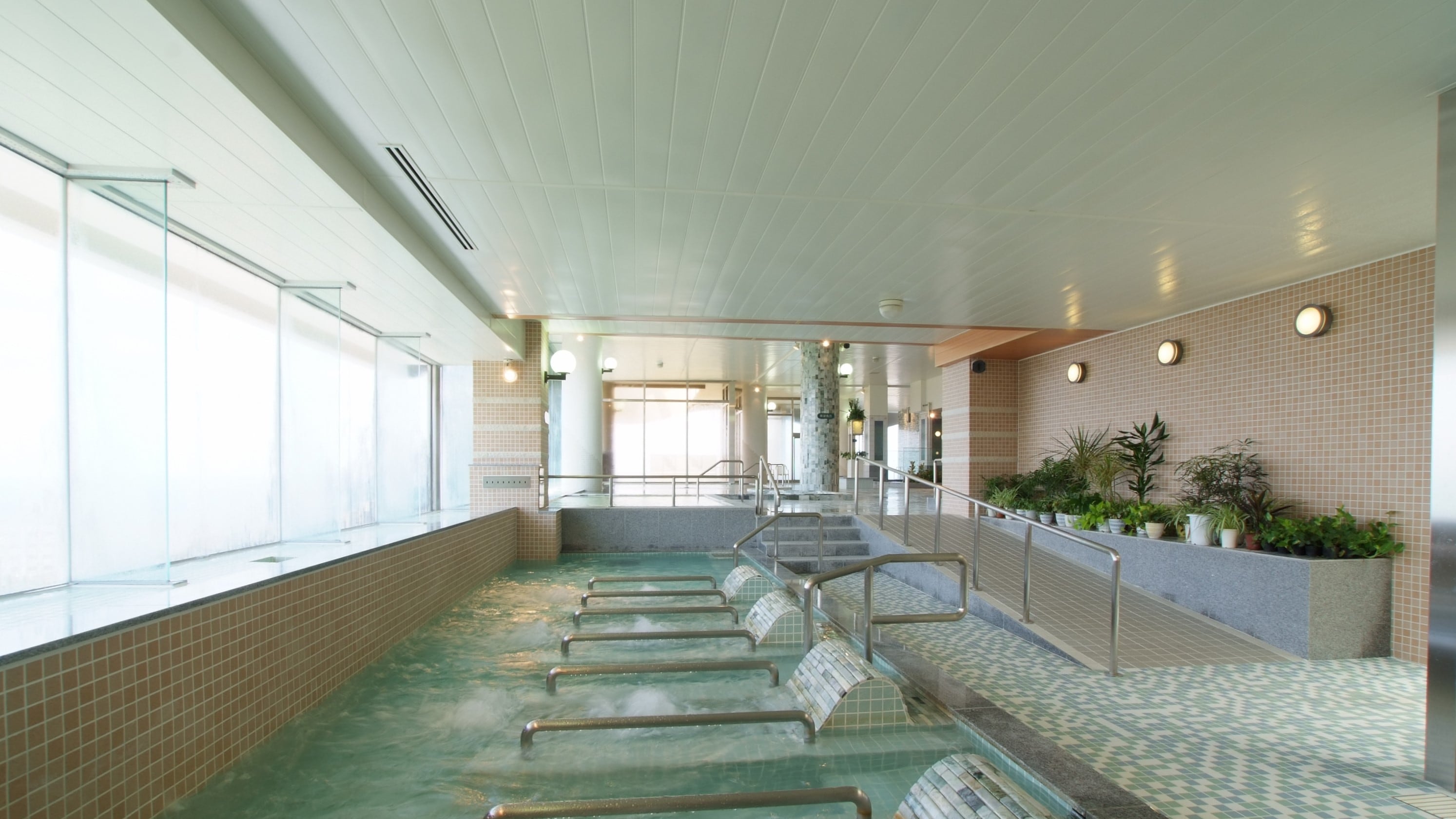2nd floor women's public bath sleeping bath