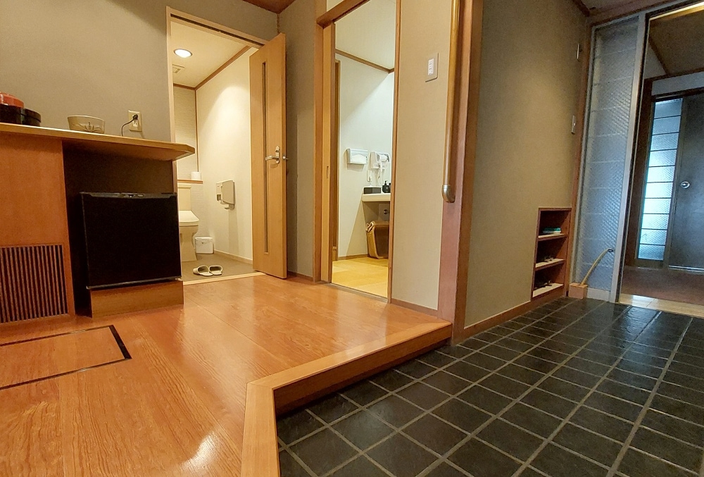 Kamar Junior "Aya"