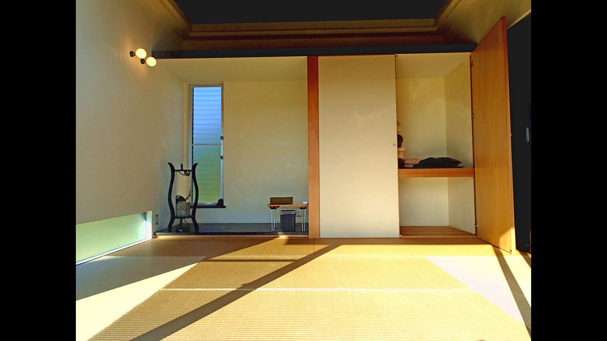 [Ryukyu tatami Japanese-style room (6 tatami mats)] A cozy Japanese-style room with sunlight during the day
