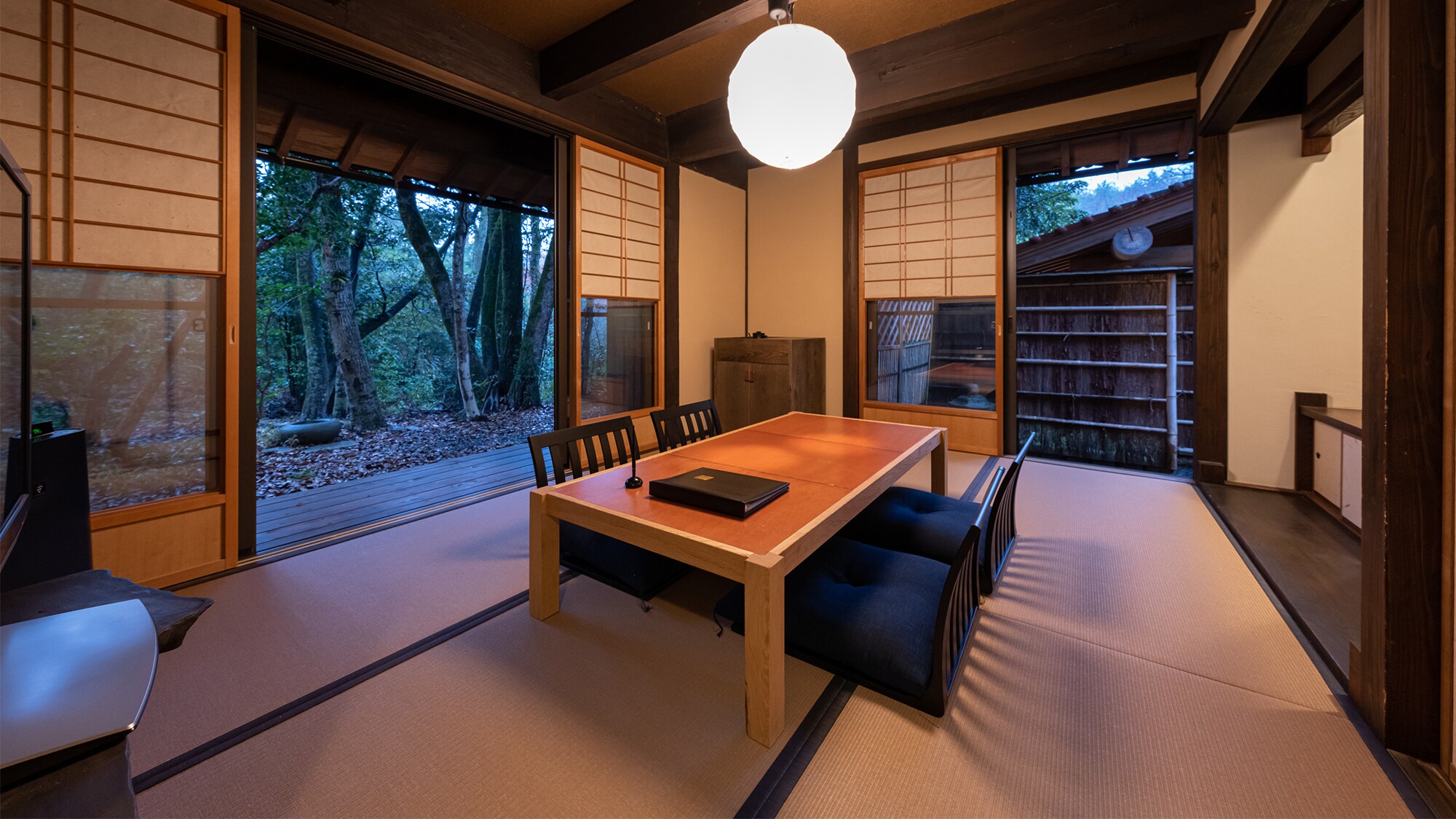 [Botan-with open-air bath] A room with a feeling of openness where the wind can pass through from both sides.