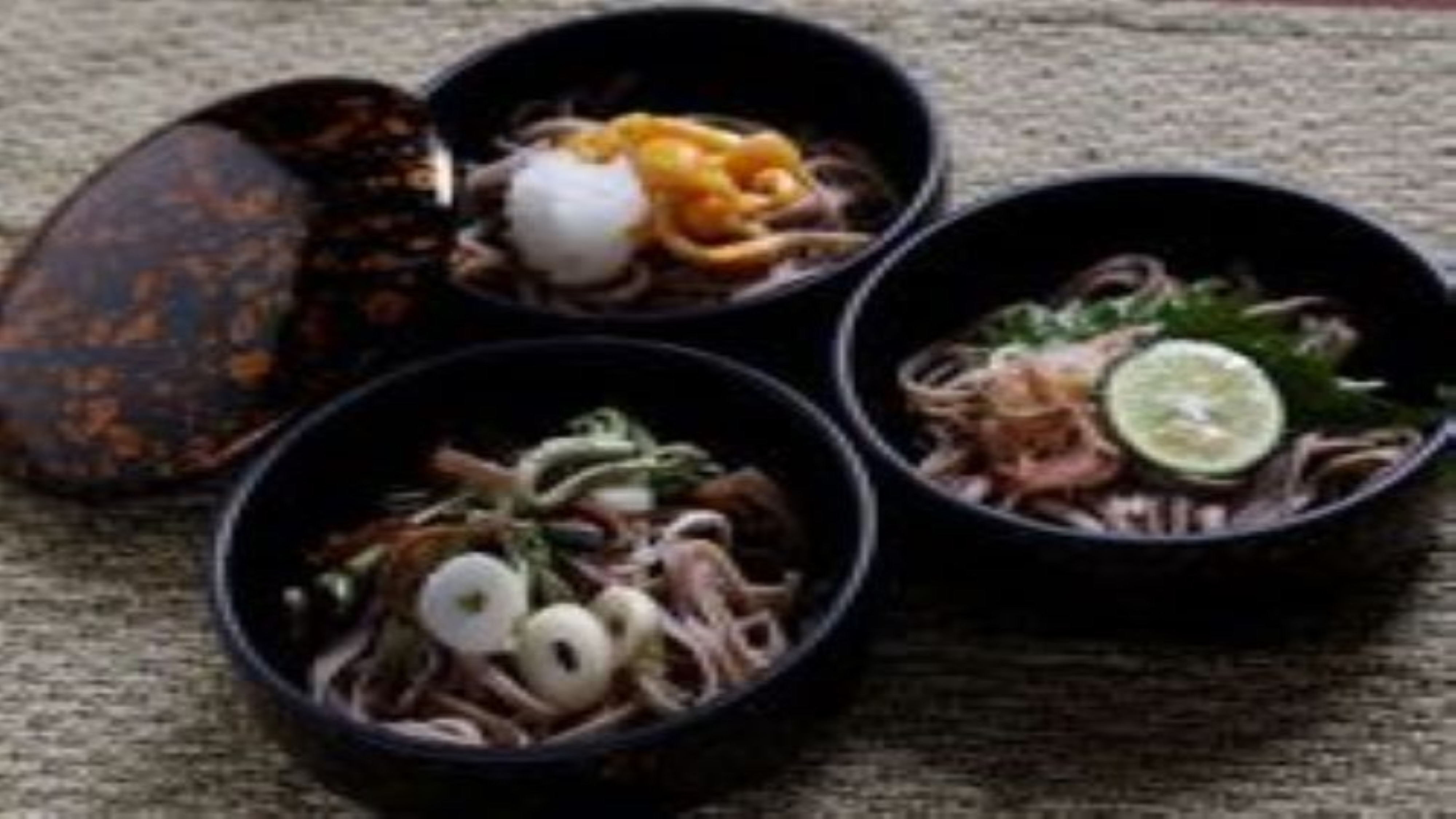 A local delicacy! Izumo soba (served in a small bowl)