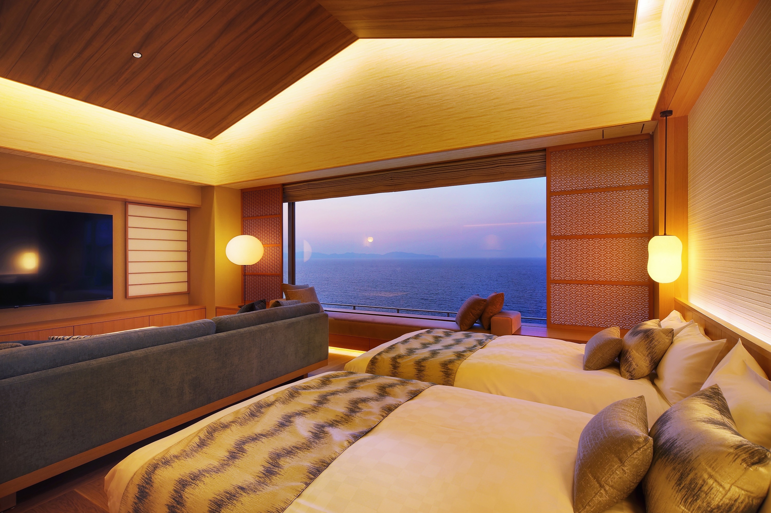 Top Floor Suite (Twilight)
