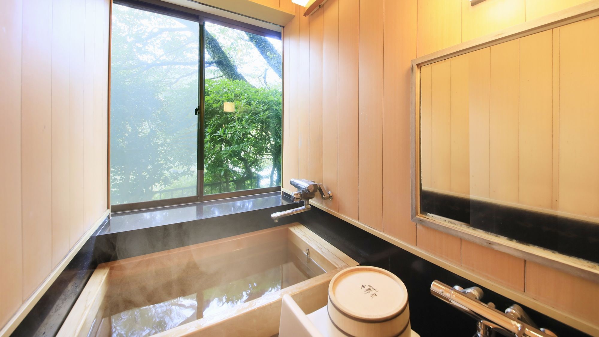 [B] Standard Japanese-style room with cypress bath and toilet (8 tatami mat type) Example of guest room