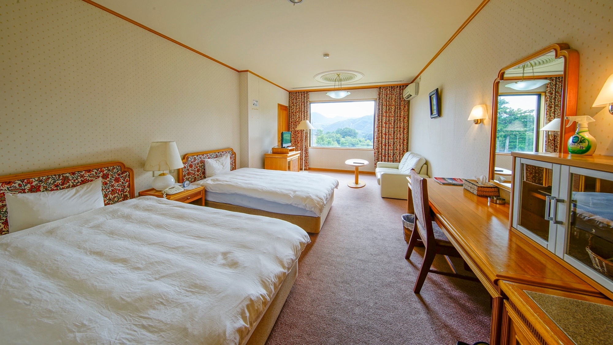 Example of a twin room in the main building
