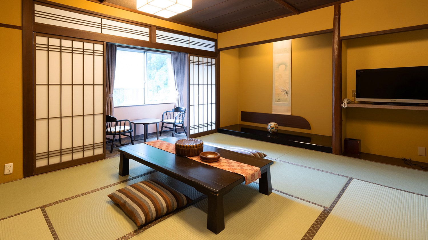 [Superior Japanese-style room] Guest room with unit bath