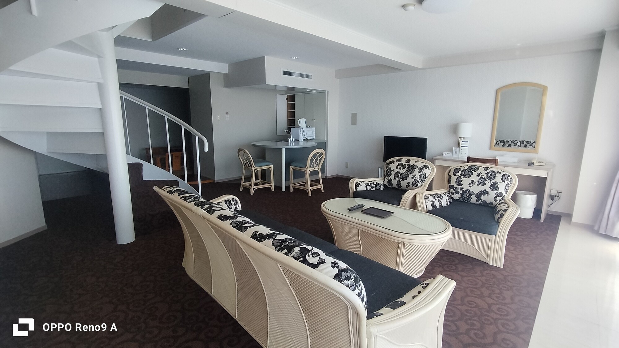 Maisonette 98 meter persegi lantai 1