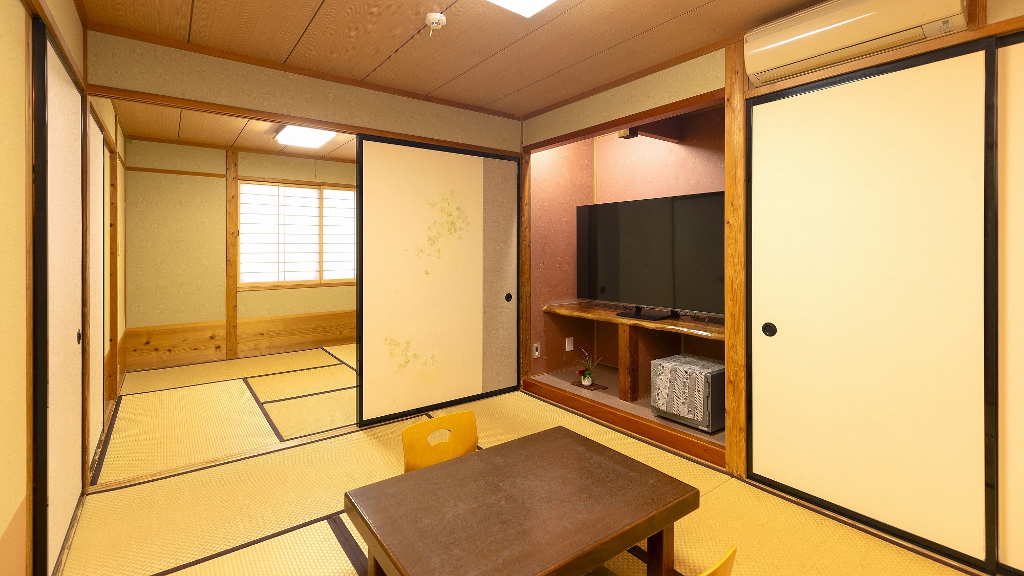 [Japanese-style room] With indoor bath