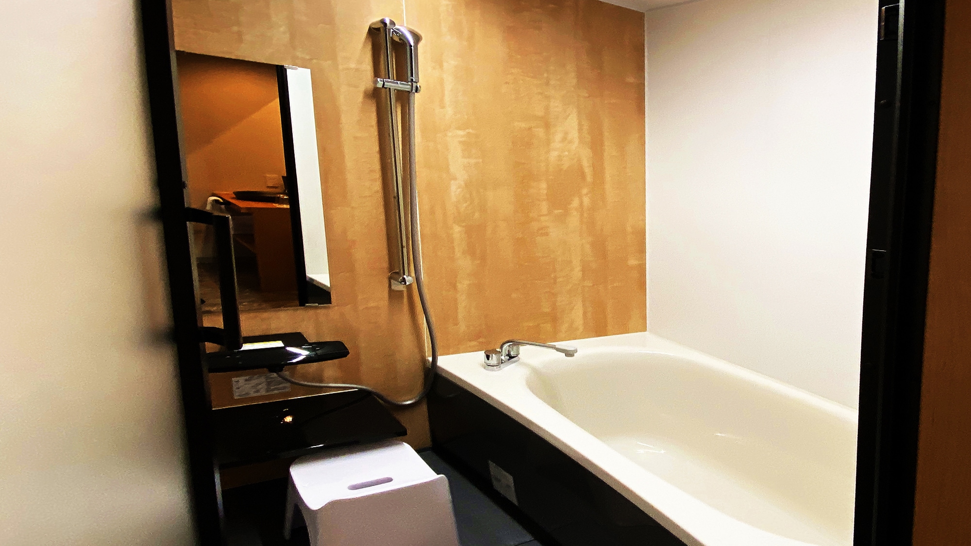 ห้องเตียงควีนไซส์สไตล์ญี่ปุ่น-ตะวันตก B