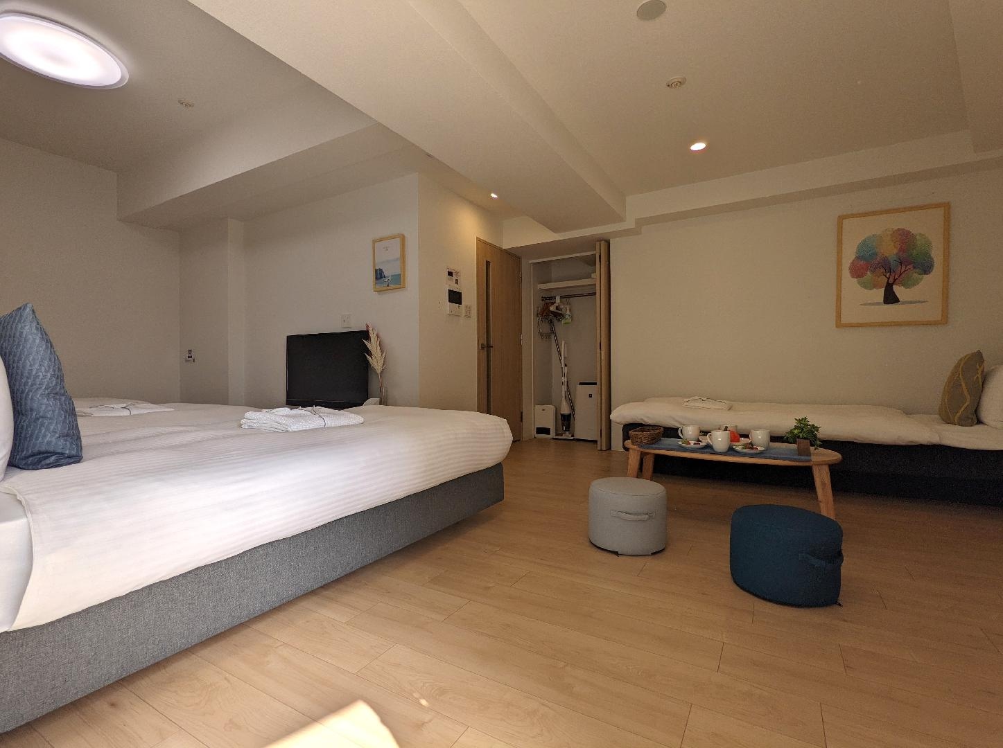 [Corner room] 3 single beds, 1 sofa bed/43 square meters